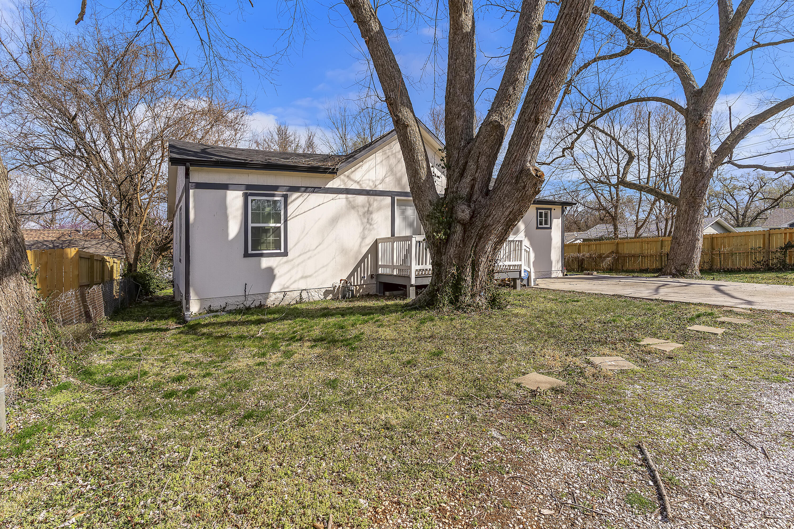 Photo 4 - Residential for sale – 2517 W Phelps Street  Springfield, MO