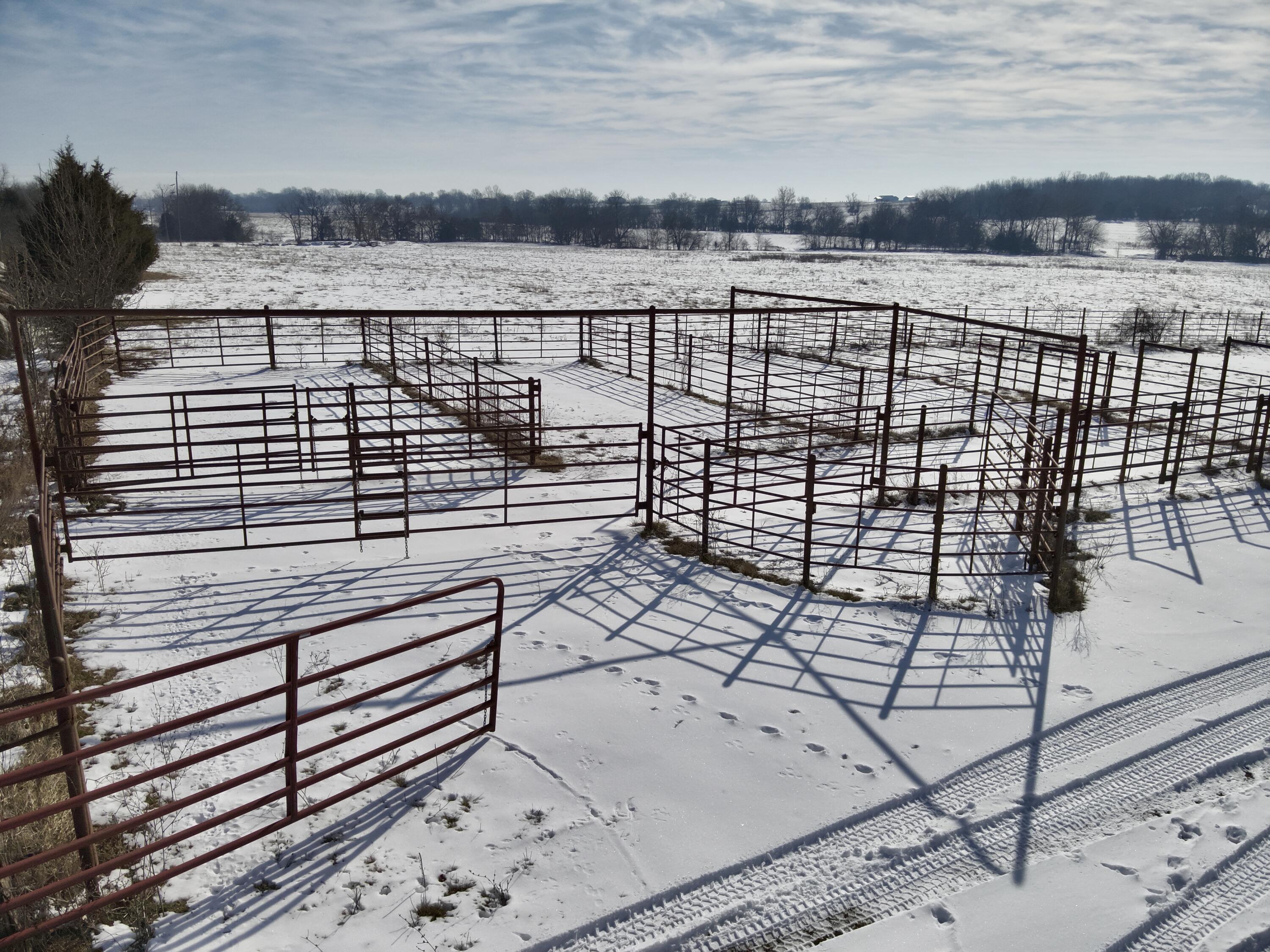 Photo 11 - Land for sale – 000  32   Bolivar, MO