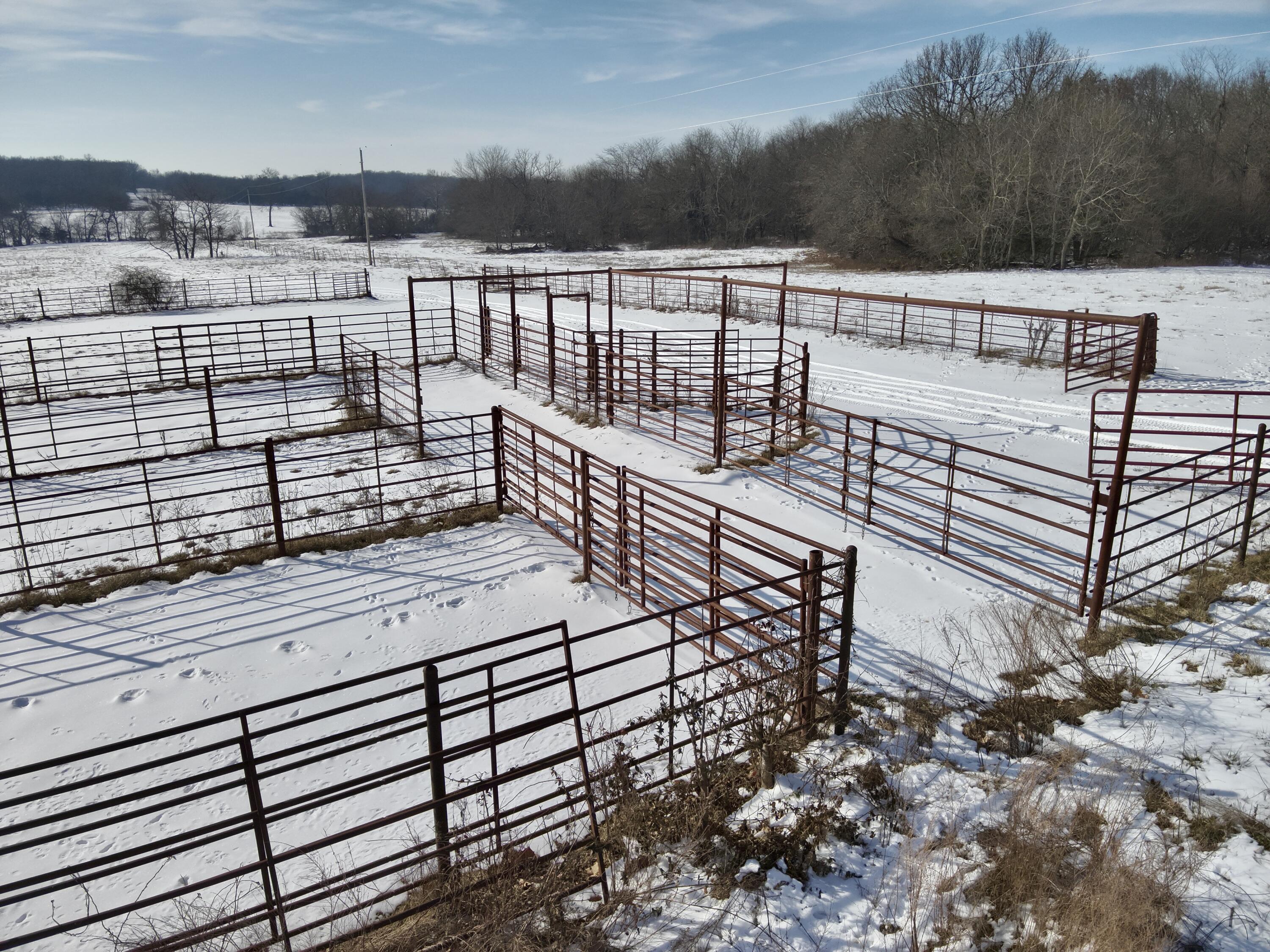 Photo 14 - Land for sale – 000  32   Bolivar, MO