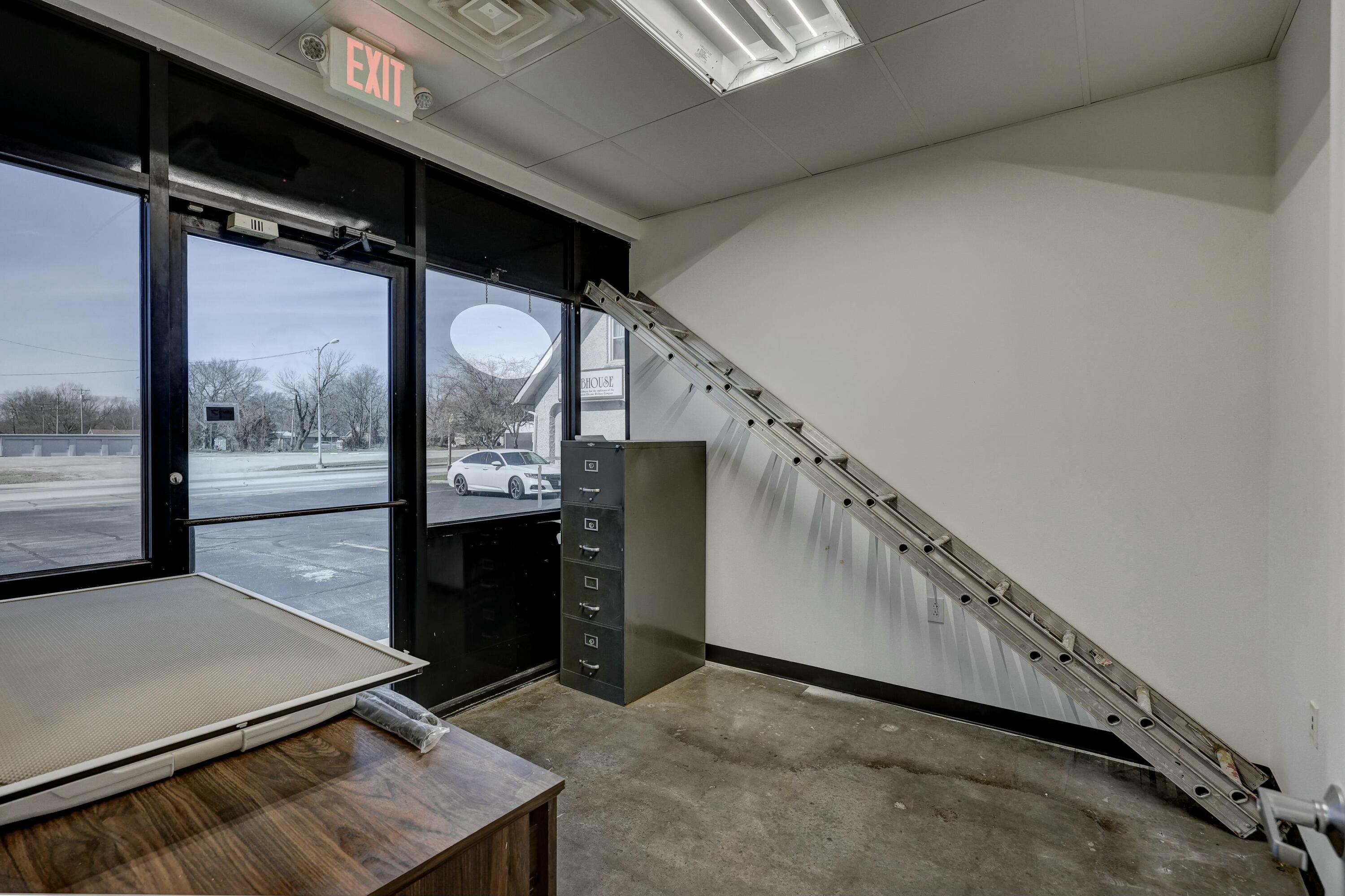 Photo 7 - Commercial Sale for sale – 111 N Madison Street  Webb City, MO