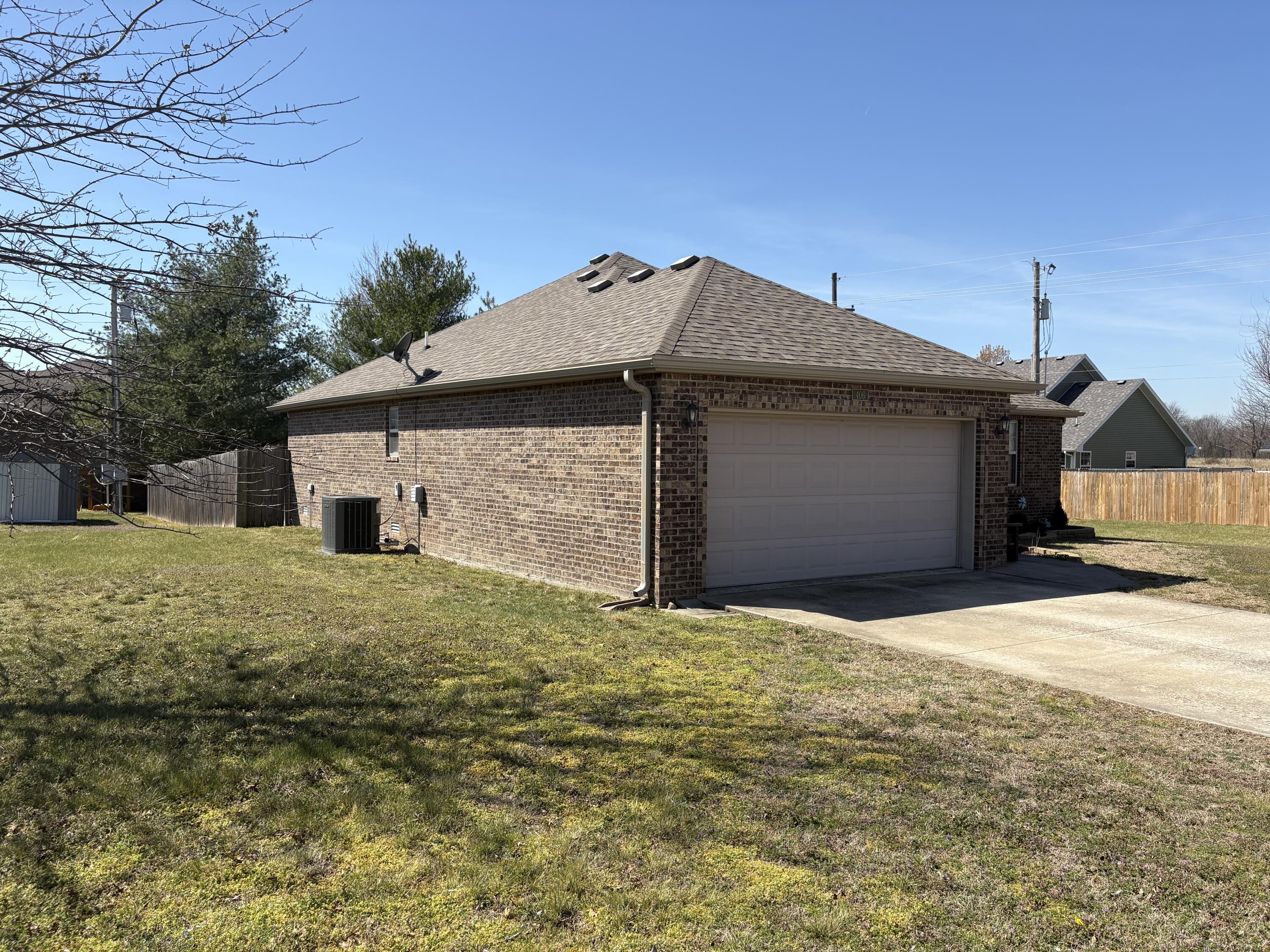 Photo 8 - Residential for sale – 406  Todd Lane  Mt Vernon, MO