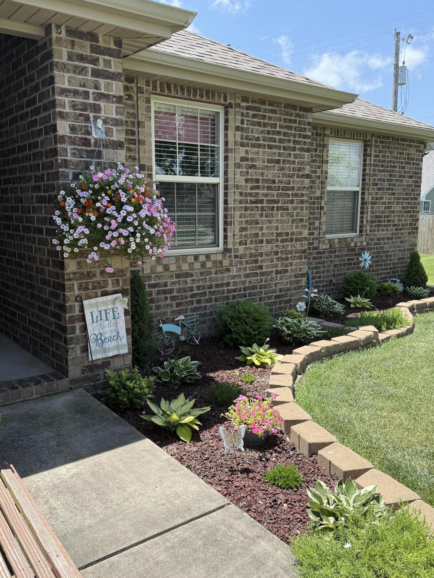 Photo 3 - Residential for sale – 406  Todd Lane  Mt Vernon, MO