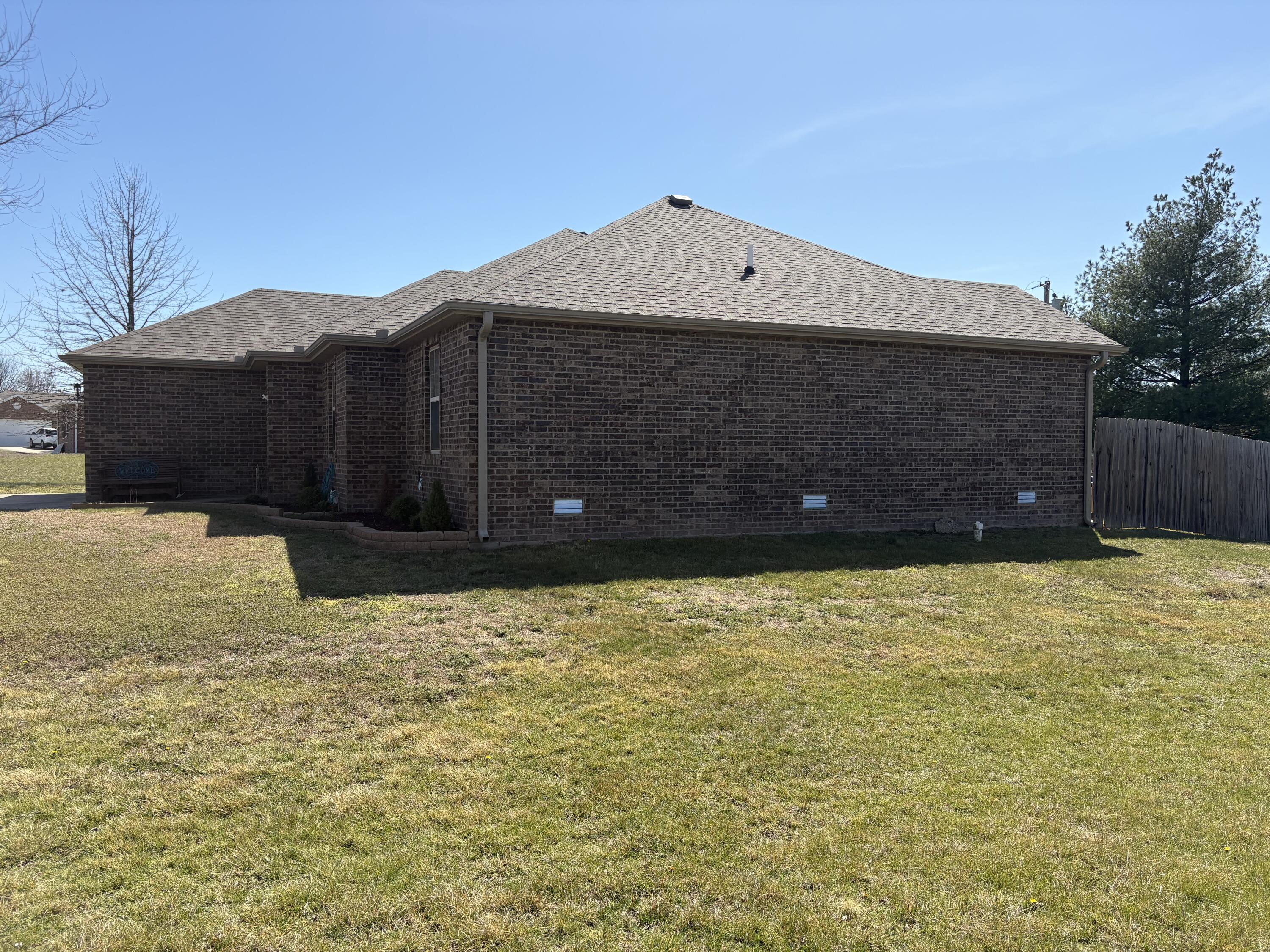 Photo 7 - Residential for sale – 406  Todd Lane  Mt Vernon, MO
