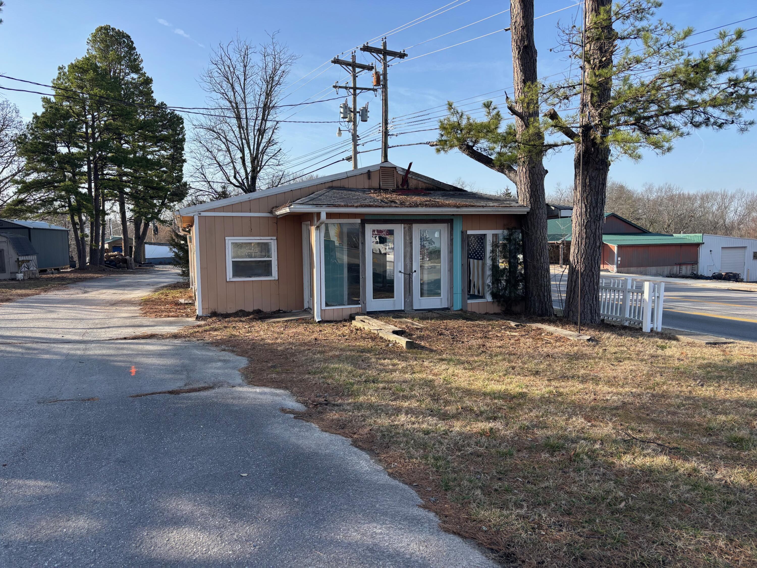 Photo 2 - Commercial Sale for sale – 8835 E State Highway 76   Branson West, MO