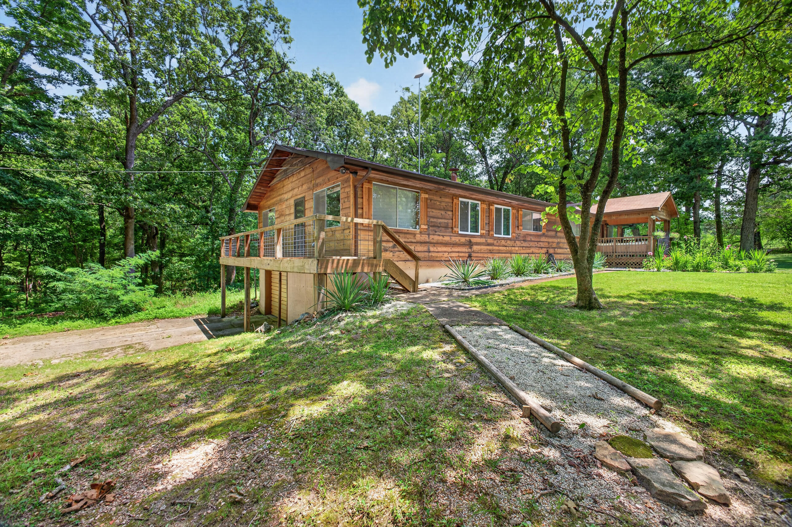 Photo 5 - Residential for sale – 411  Moon Valley Road  Lebanon, MO