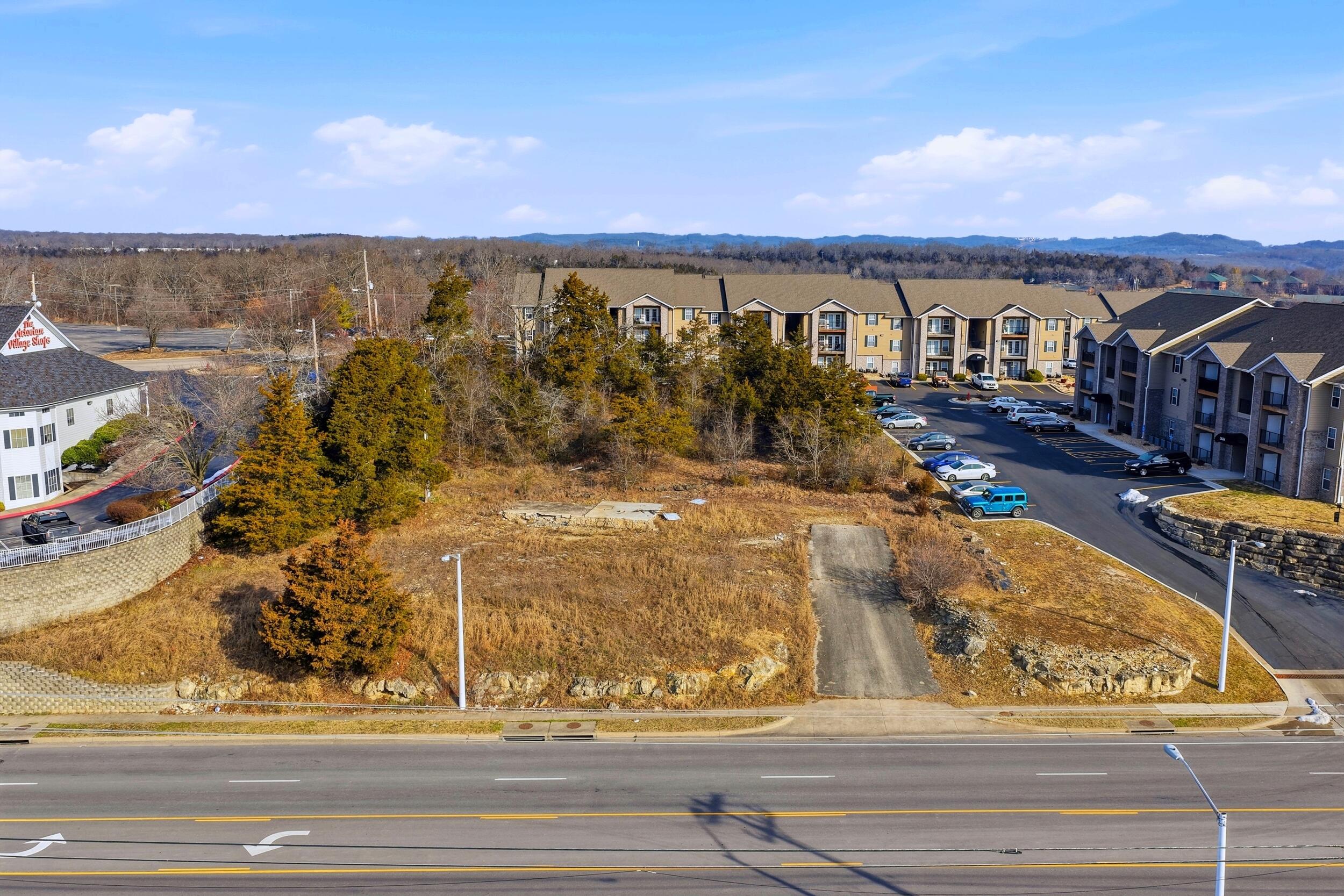 Photo 3 - Commercial Sale for sale – 2924  Shepherd Of The Hills Expwy   Branson, MO