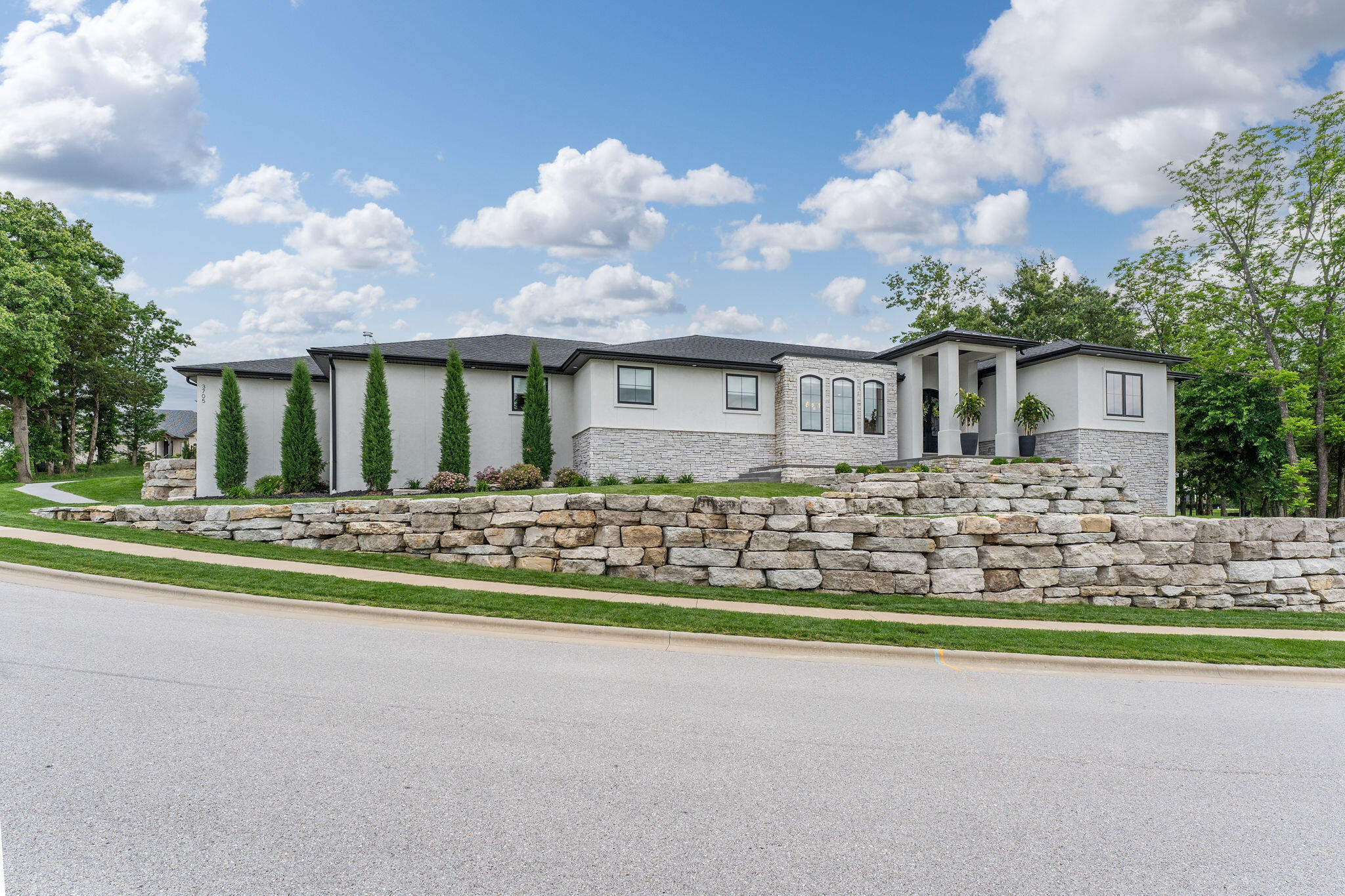 Photo 5 - Residential for sale – 3705 E Cypress   Springfield, MO