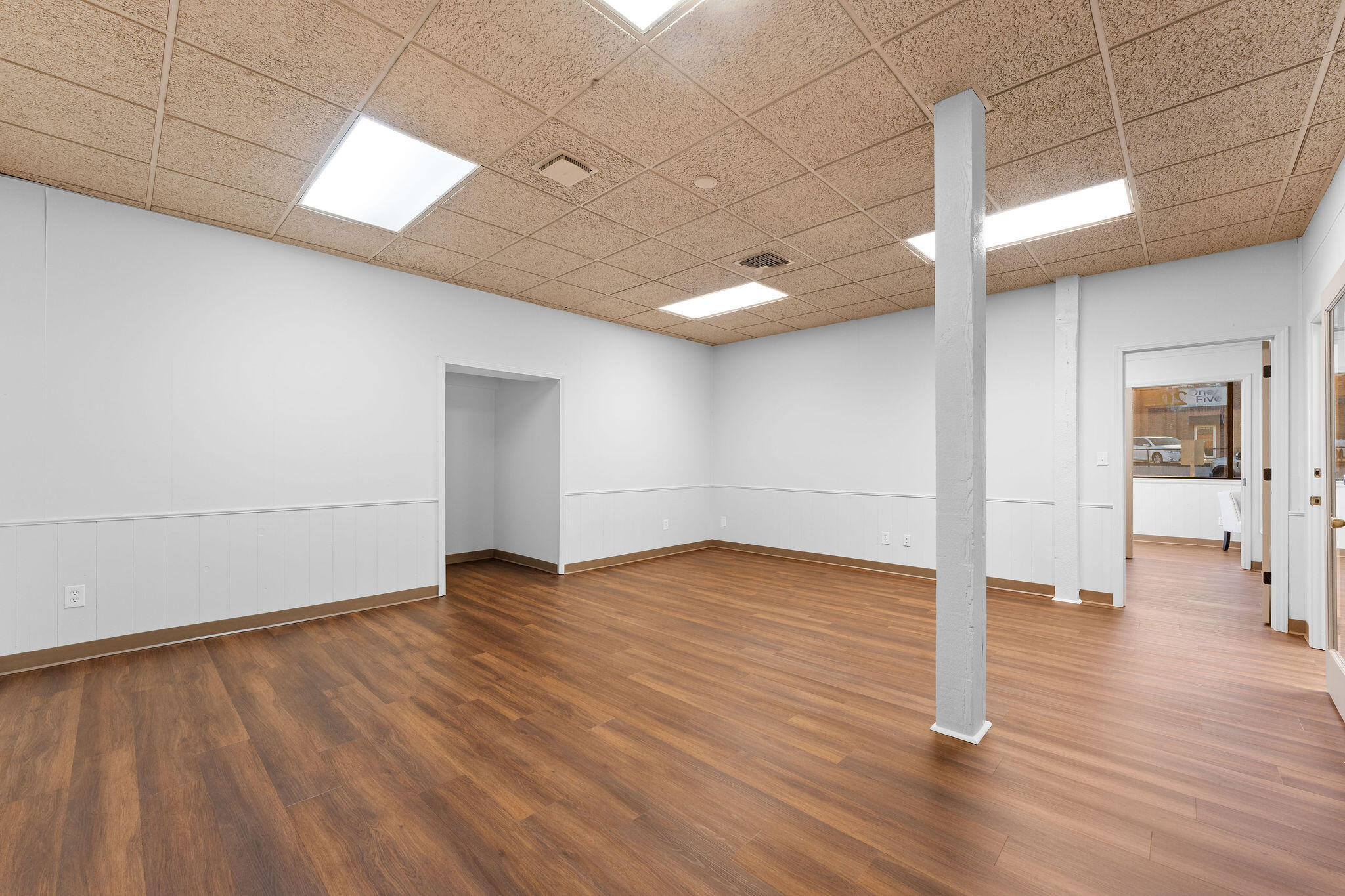 Photo 5 - Commercial Lease for sale – 205 W Atlantic Street  Branson, MO