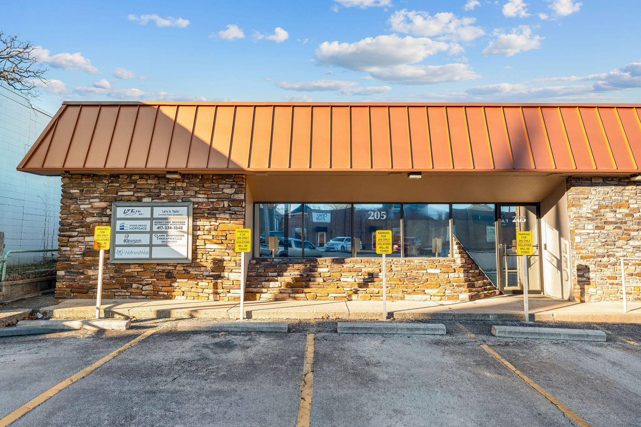 Commercial Lease for sale – 205 W Atlantic Street  Branson, MO