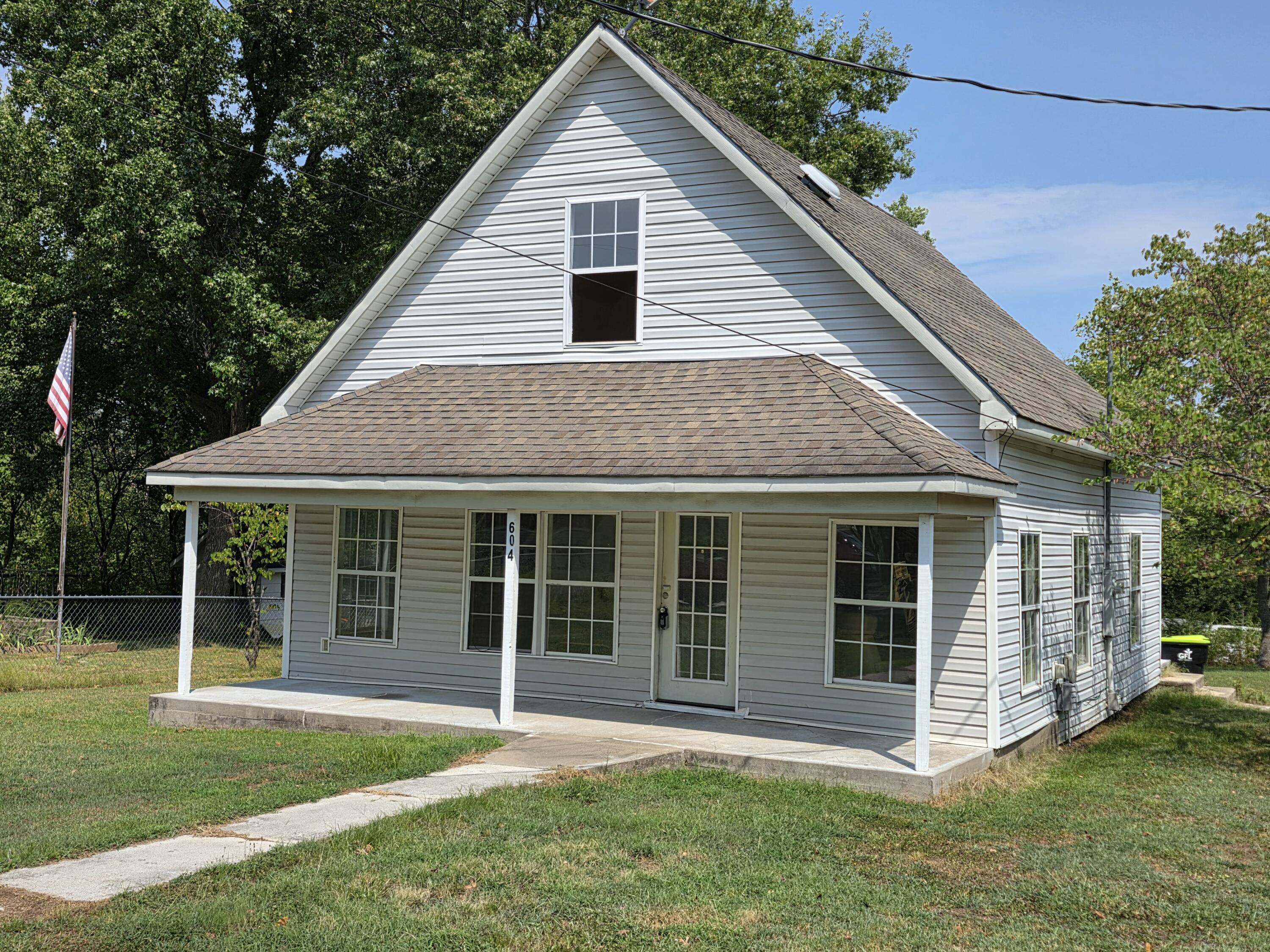 Residential for sale – 604 N Center Street  Granby, MO