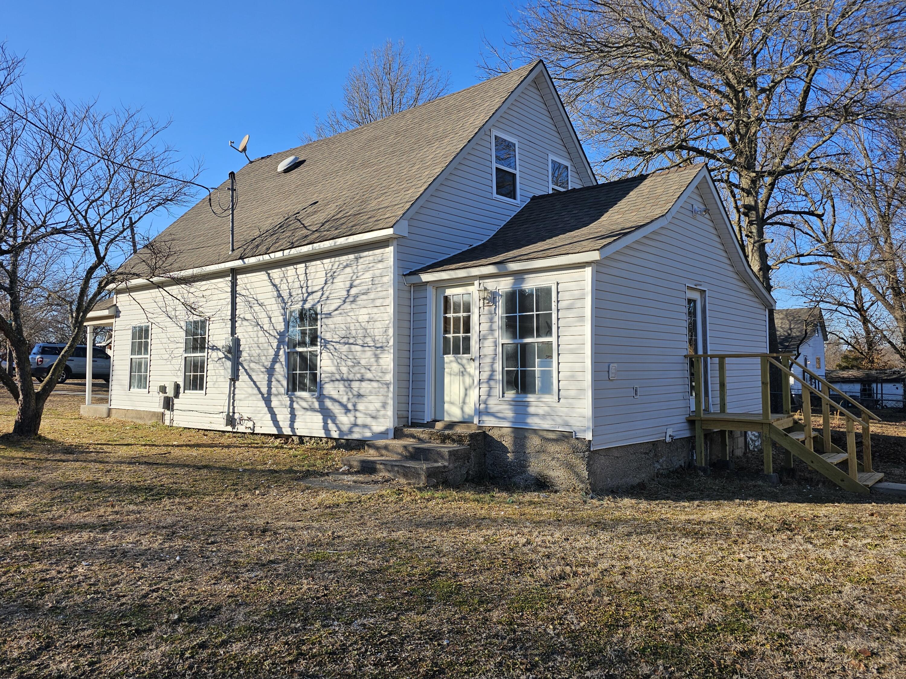 Photo 4 - Residential for sale – 604 N Center Street  Granby, MO