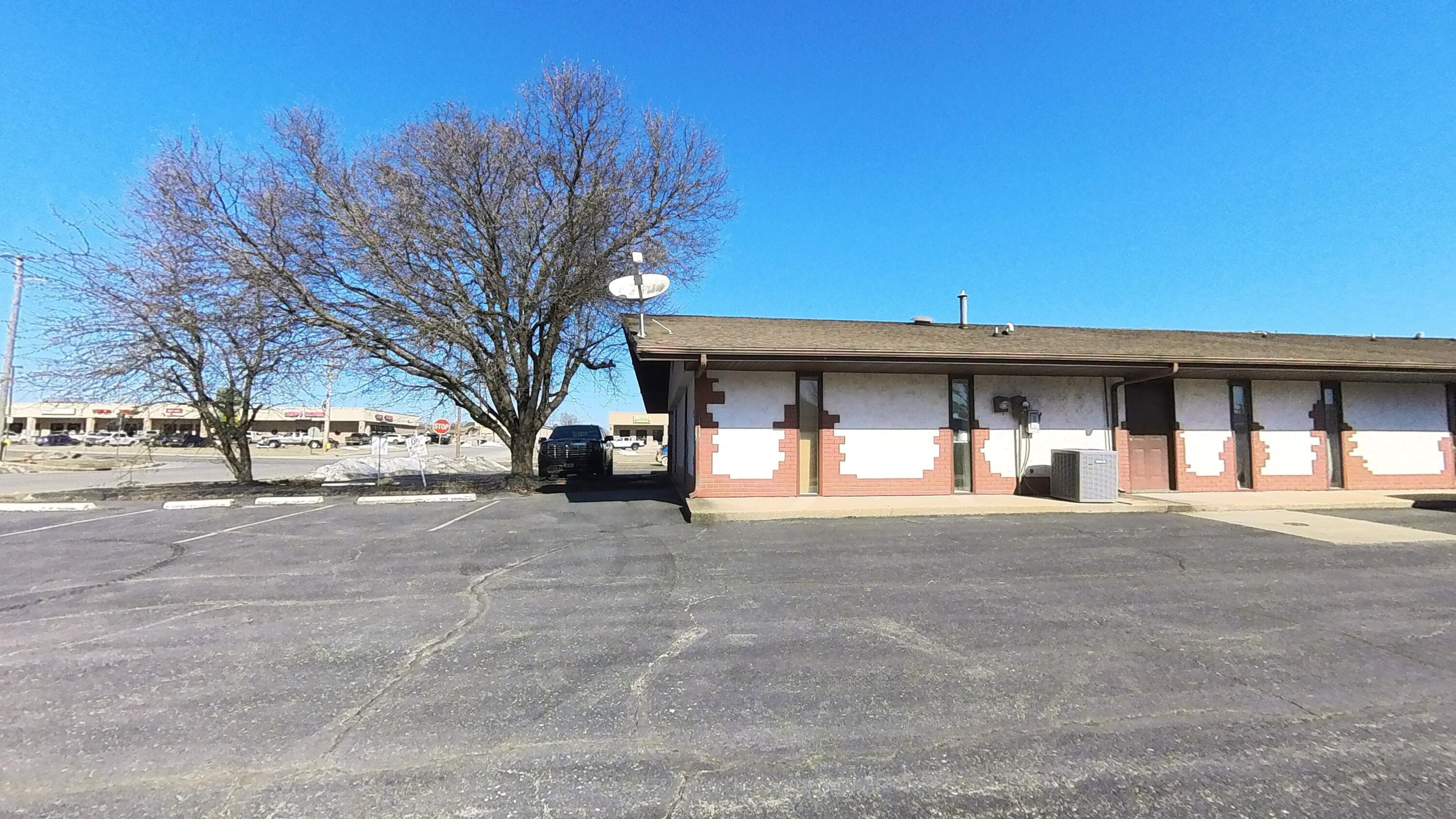 Photo 4 - Commercial Sale for sale – 1618  Gibson Avenue  West Plains, MO
