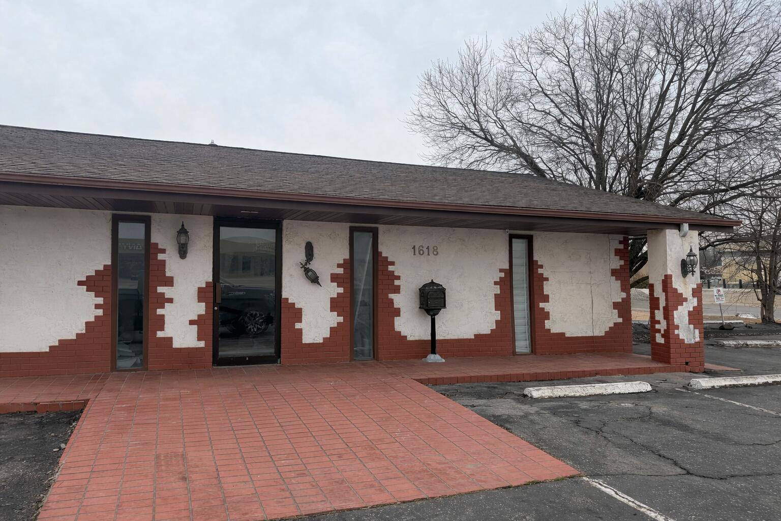 Photo 6 - Commercial Sale for sale – 1618  Gibson Avenue  West Plains, MO