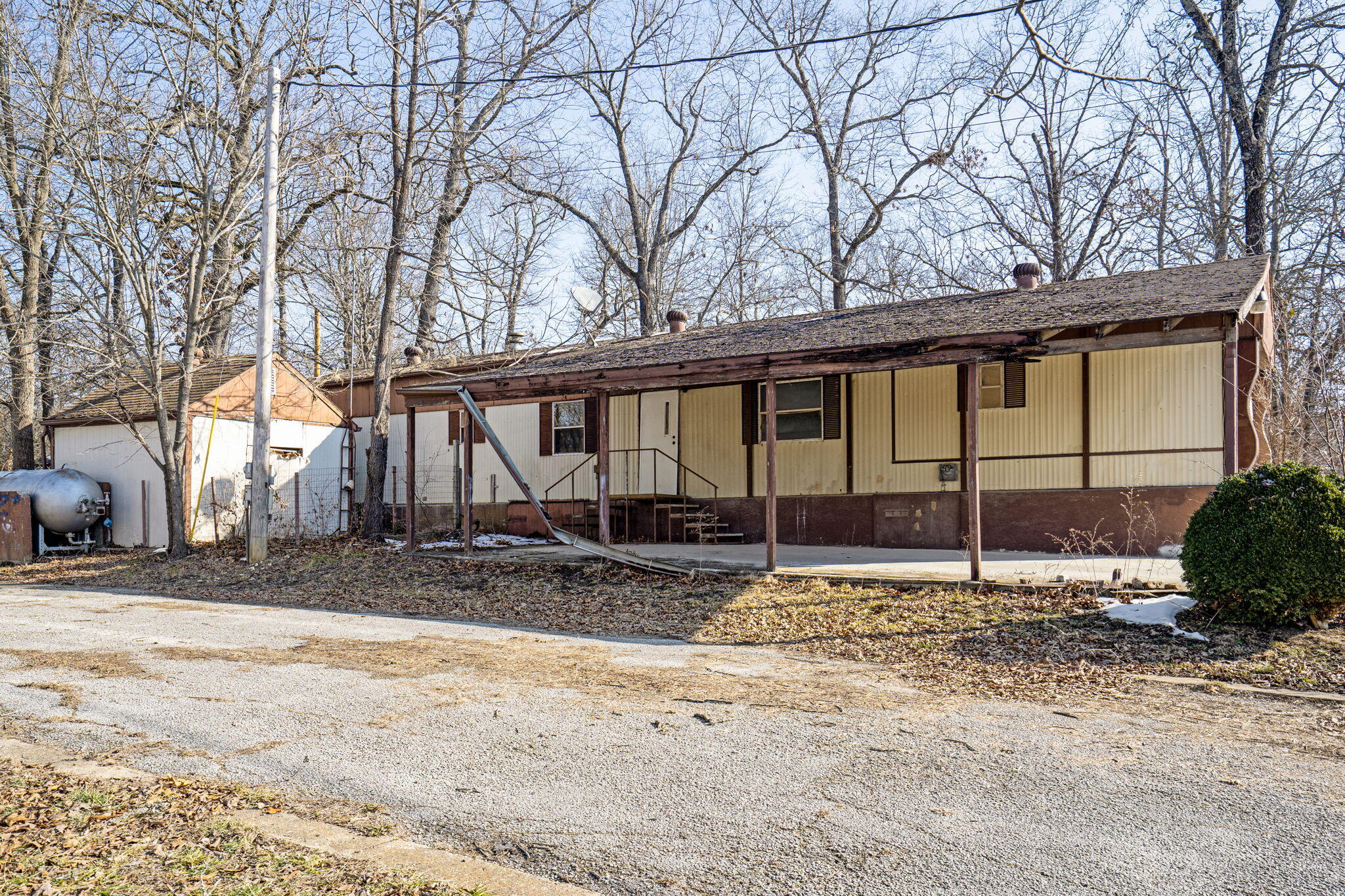Photo 5 - Residential for sale – 4017  White Oak Road  Merriam Woods, MO