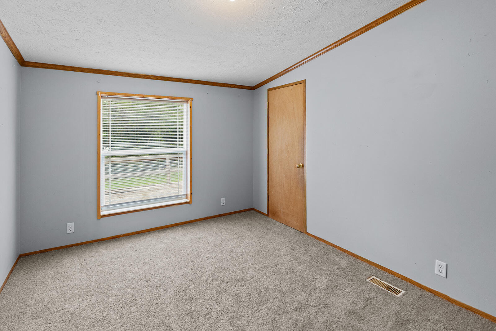 Photo 15 - Residential for sale – 4161  Oakwood Road  Merriam Woods, MO