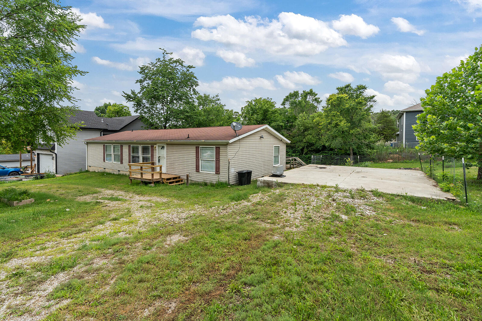 Photo 4 - Residential for sale – 4161  Oakwood Road  Merriam Woods, MO