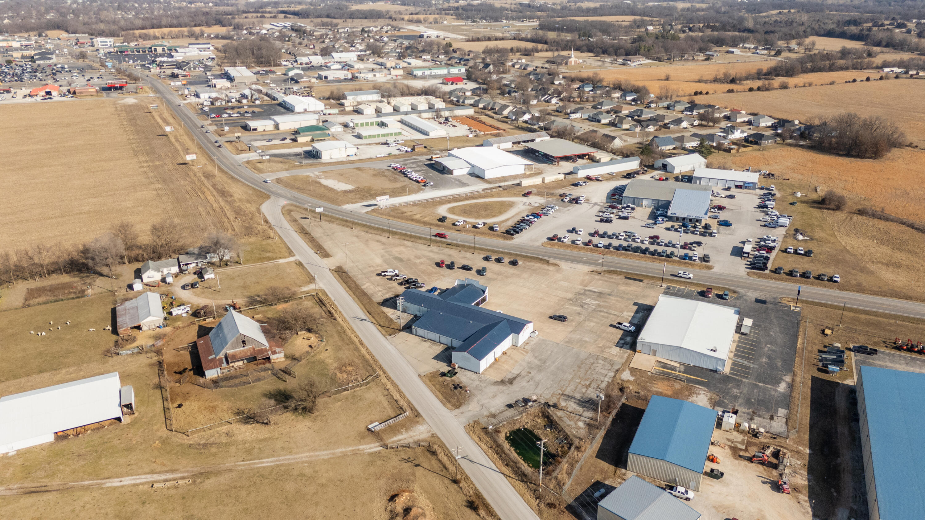 Photo 5 - Commercial Sale for sale – 3111 S Springfield Avenue  Bolivar, MO