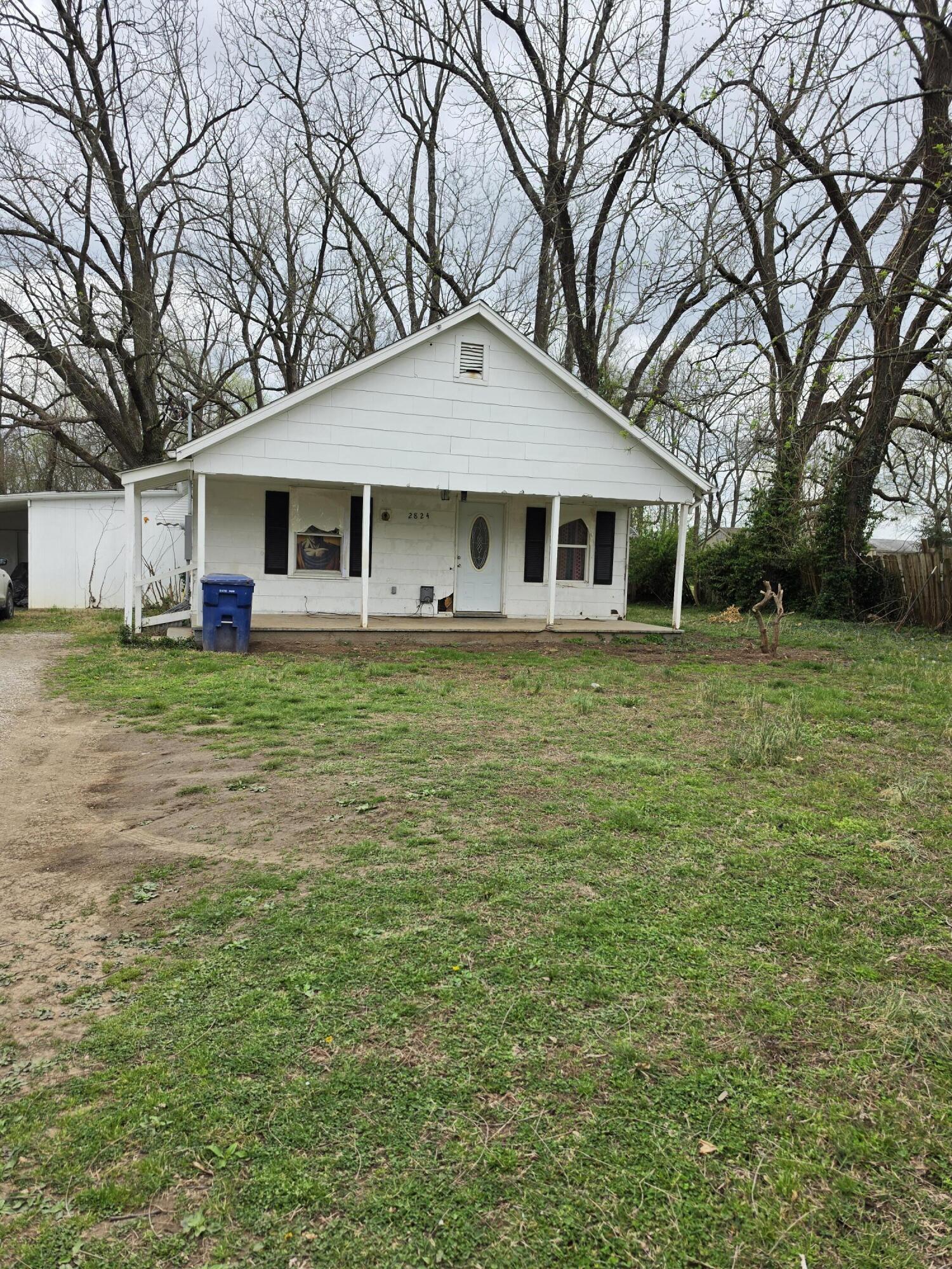 Residential for sale – 2824 W Chestnut Street  Springfield, MO