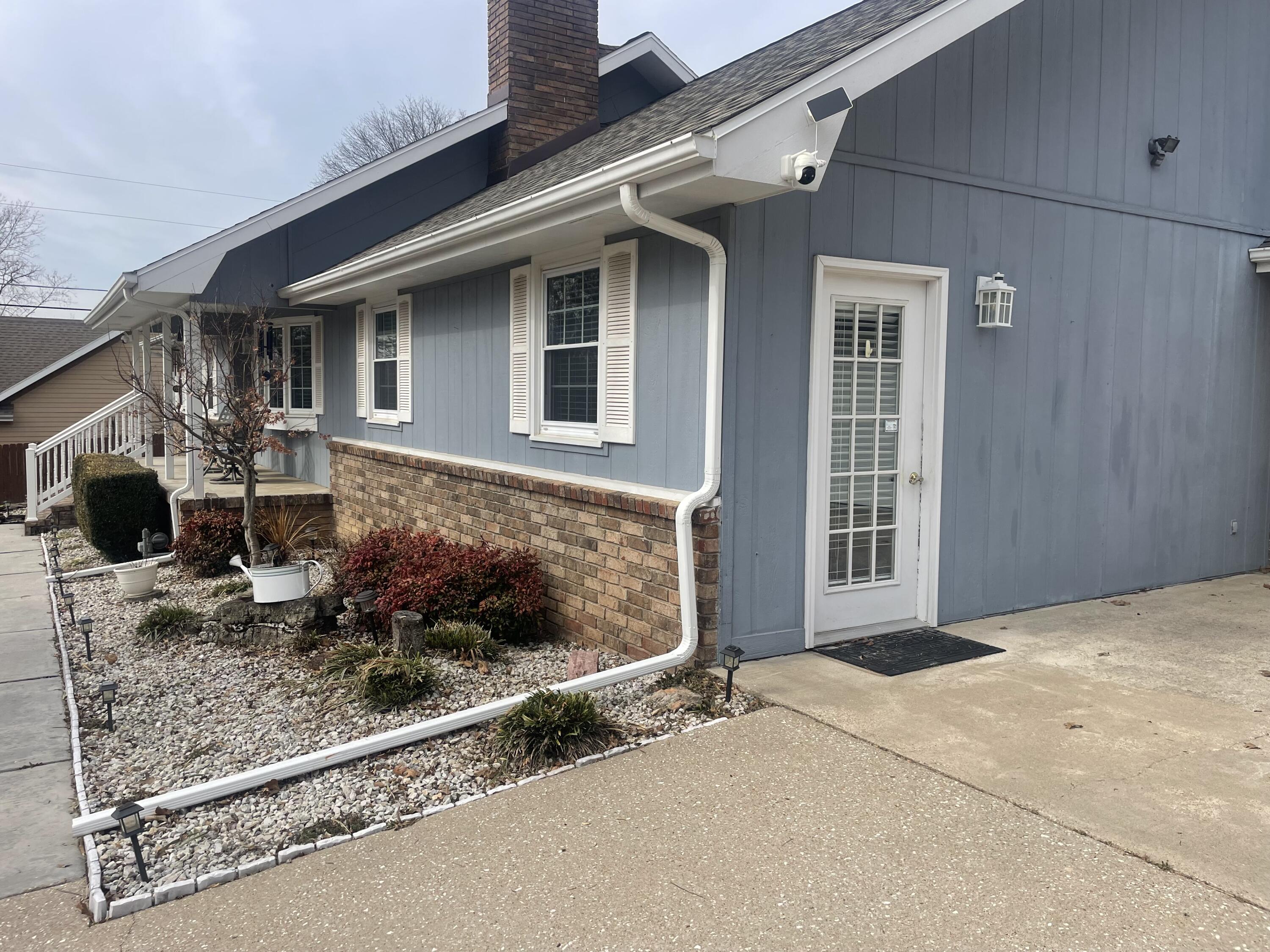Photo 6 - Residential for sale – 803  Hickory Street  Cassville, MO