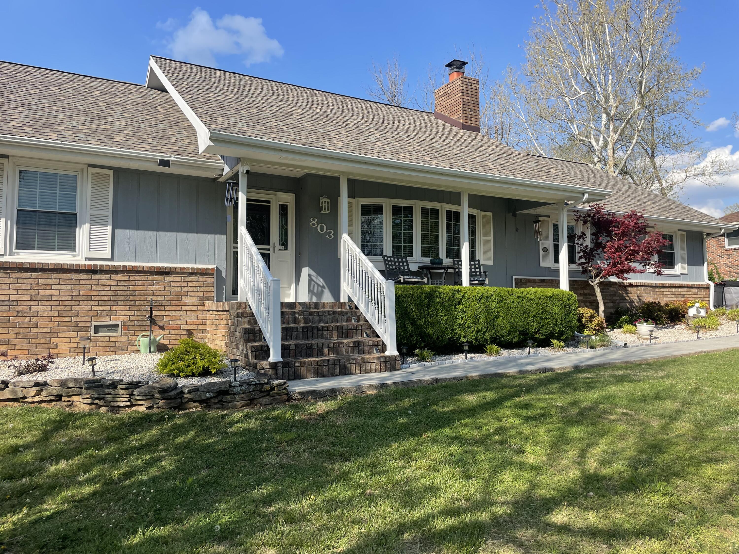 Photo 4 - Residential for sale – 803  Hickory Street  Cassville, MO