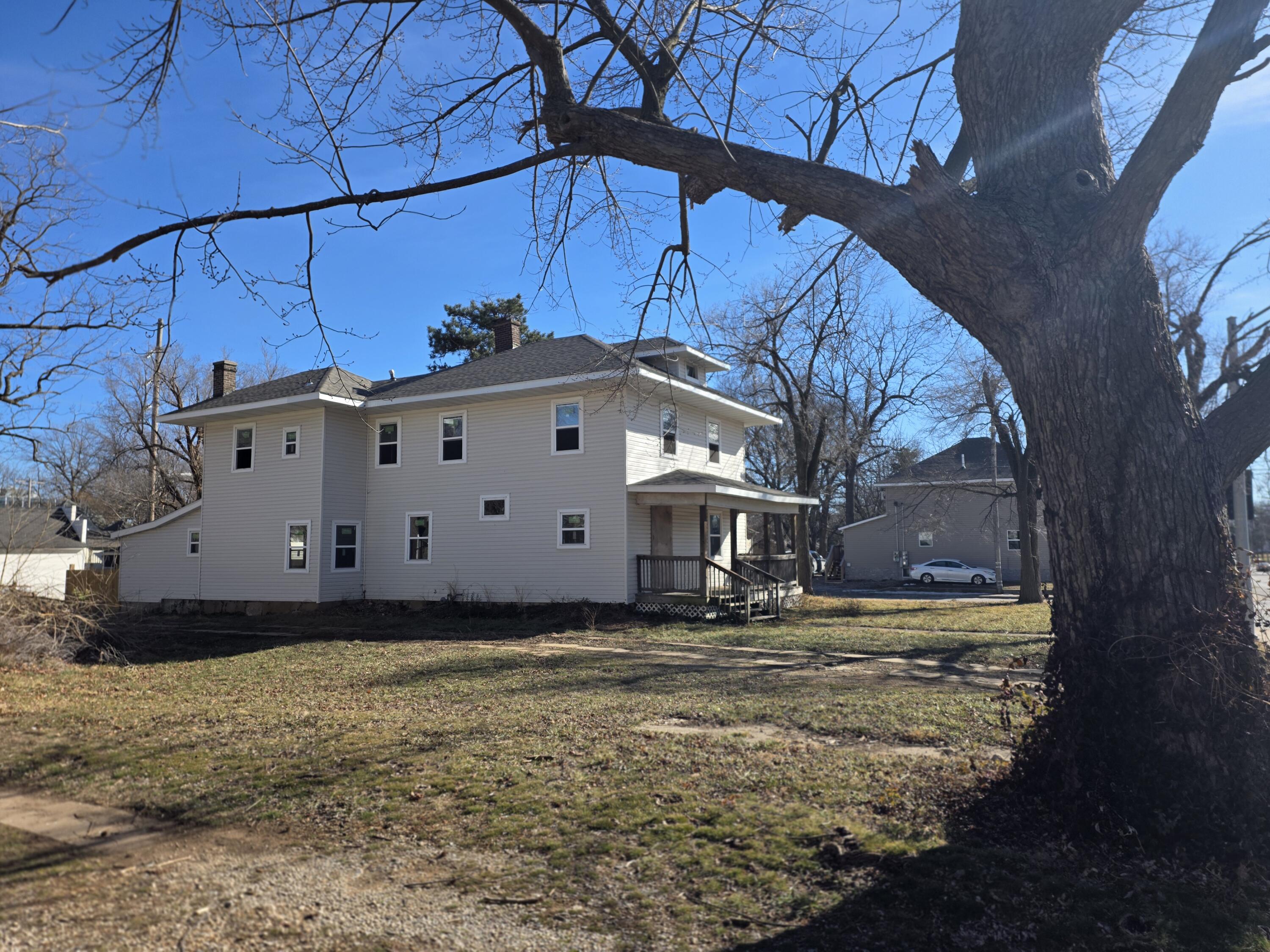 Photo 2 - Residential Income for sale – 1502 N Grant Avenue  Springfield, MO