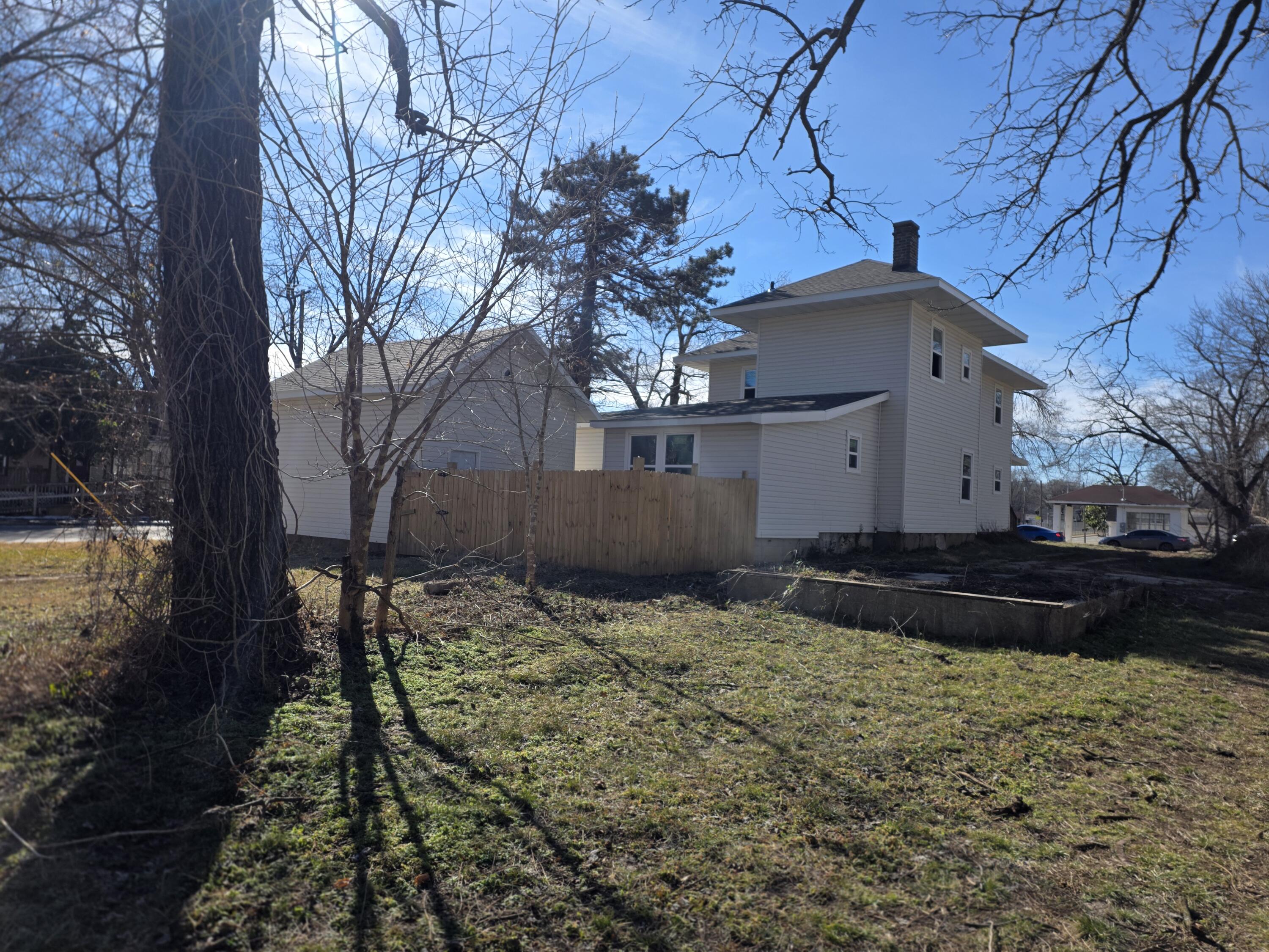 Photo 3 - Residential Income for sale – 1502 N Grant Avenue  Springfield, MO
