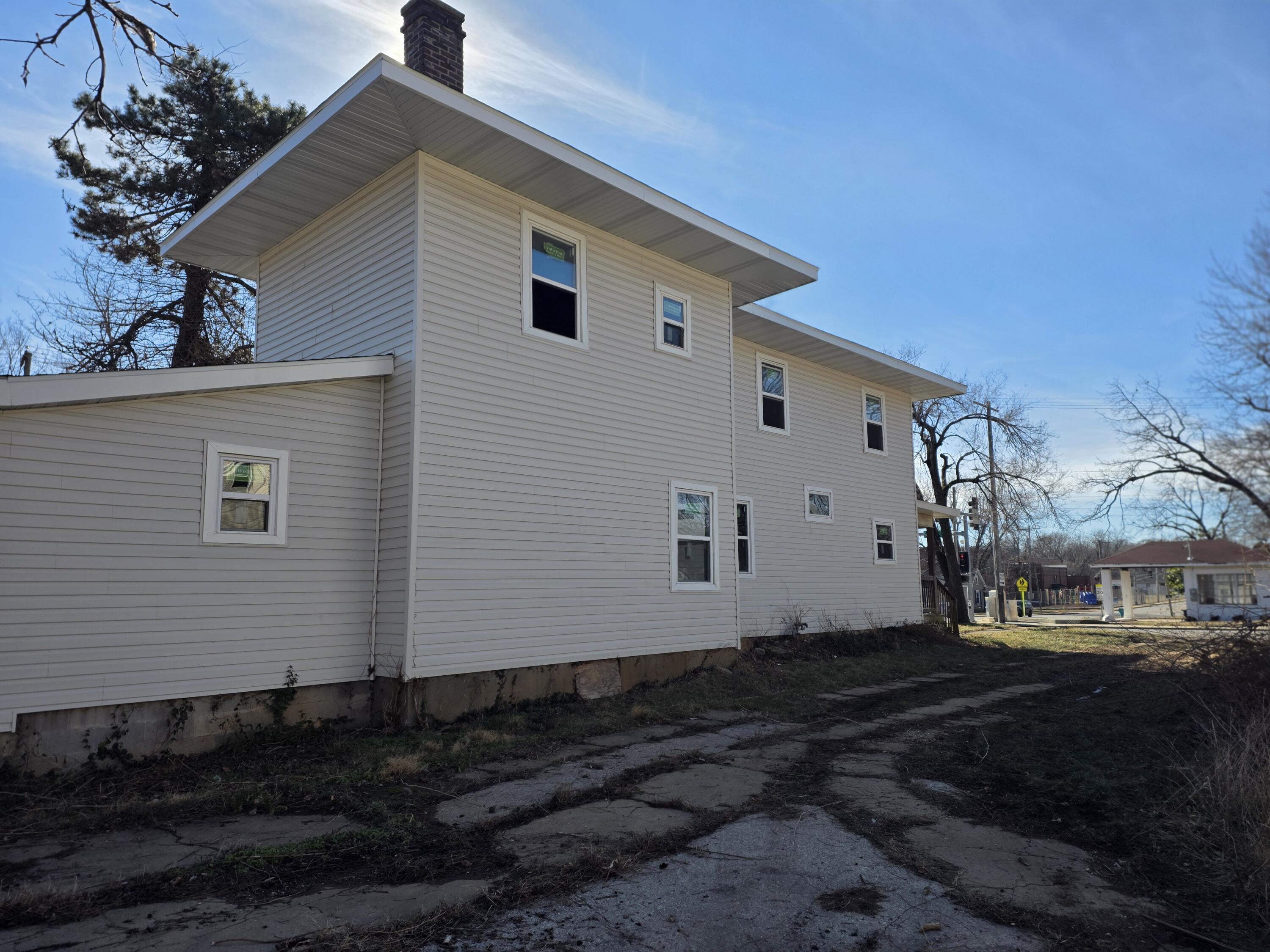 Photo 4 - Residential Income for sale – 1502 N Grant Avenue  Springfield, MO