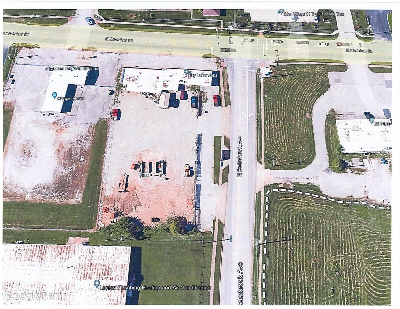 Photo 3 - Commercial Lease for sale – 2754 E Division Street  Springfield, MO