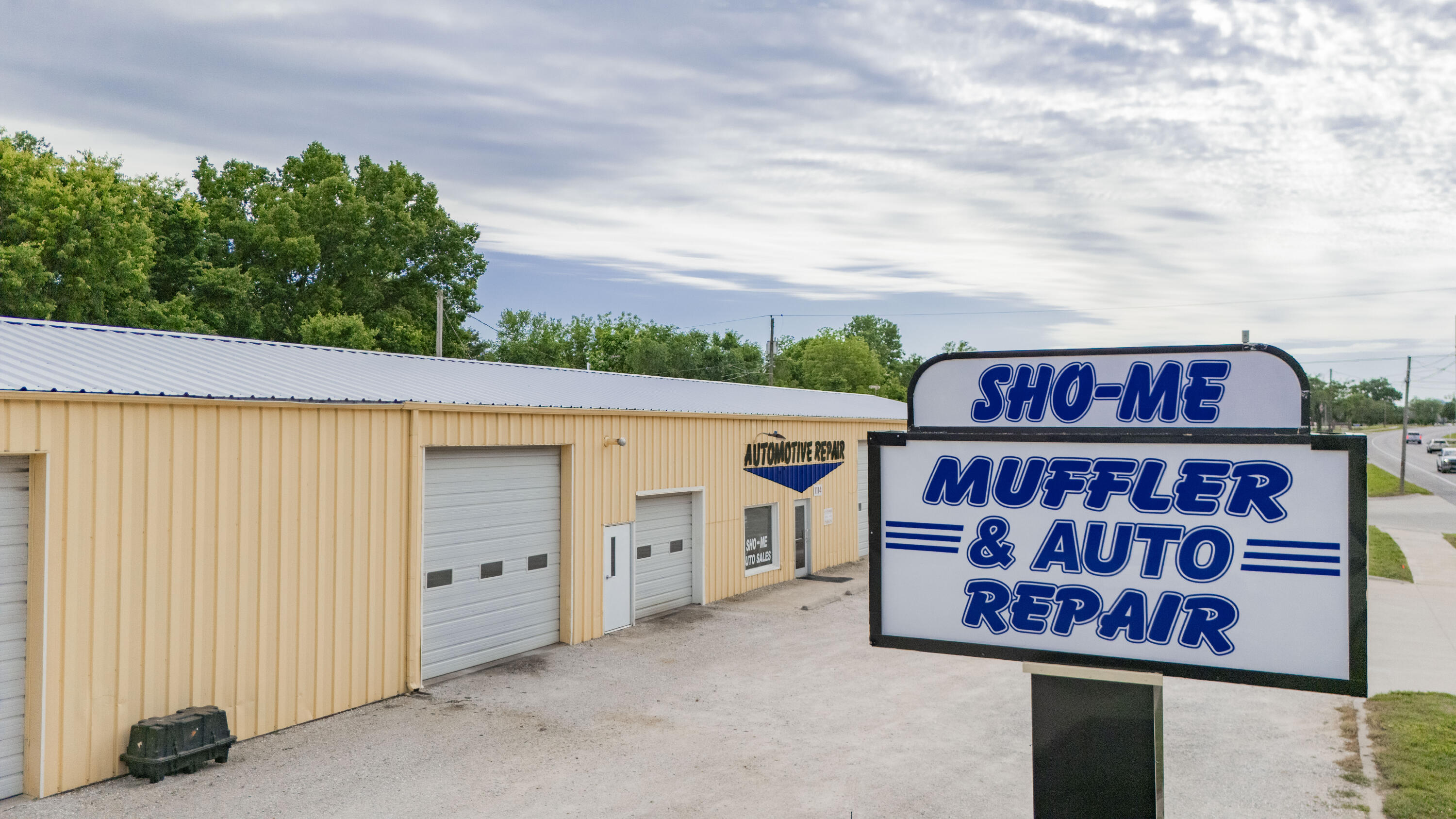 Photo 2 - Commercial Sale for sale – 1114 W Broadway Street  Bolivar, MO
