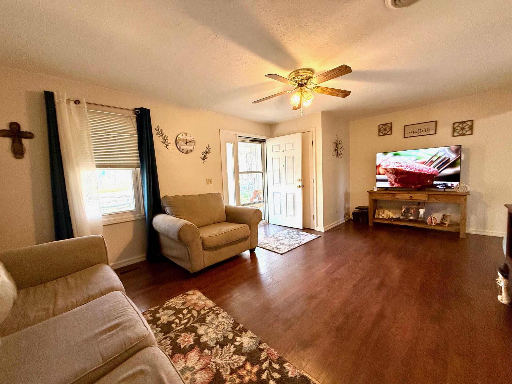 Photo 3 - Residential for sale – 408 S 2nd Street  Houston, MO