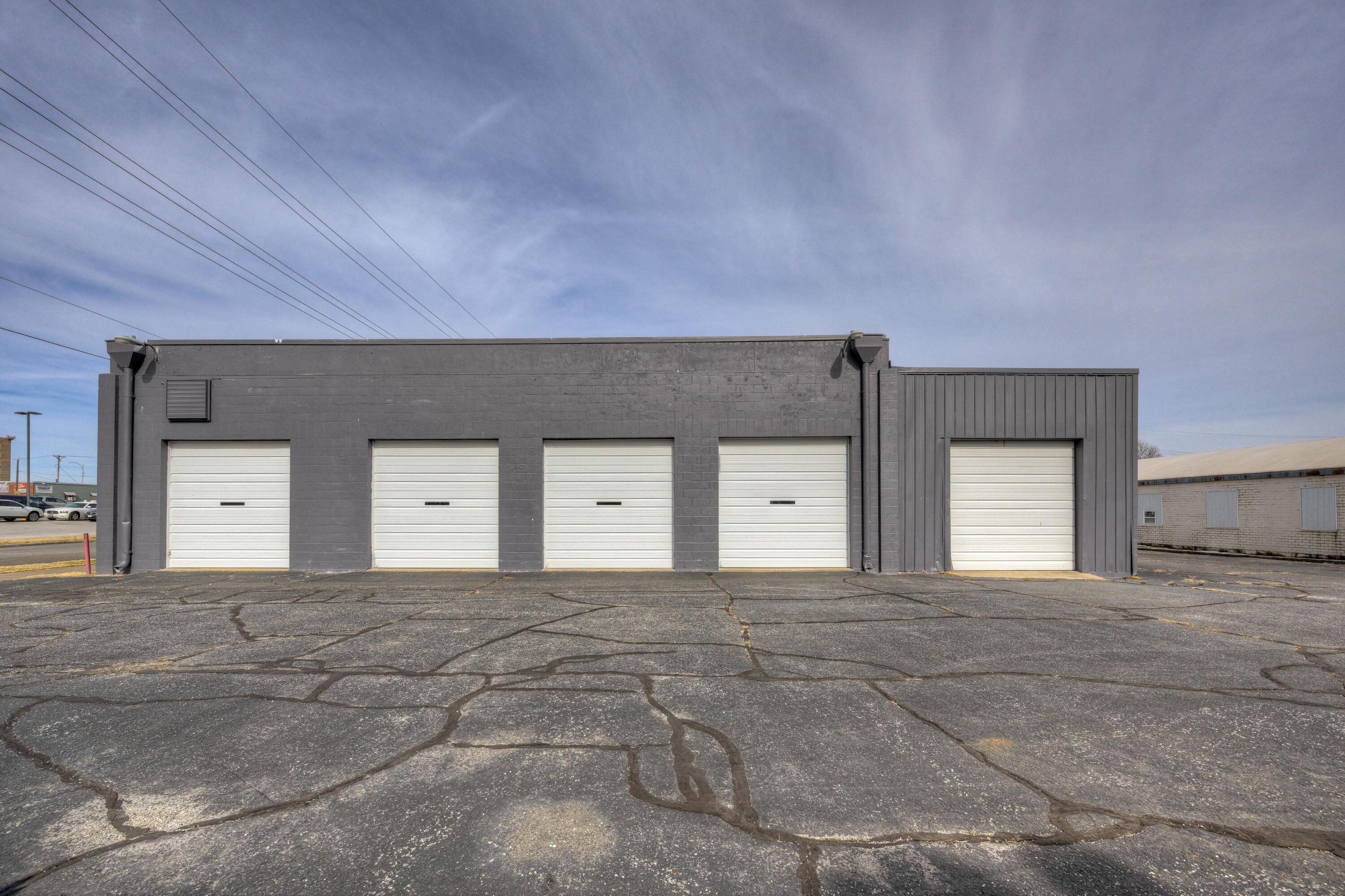 Photo 5 - Commercial Sale for sale – 402 E 7th Street  Joplin, MO