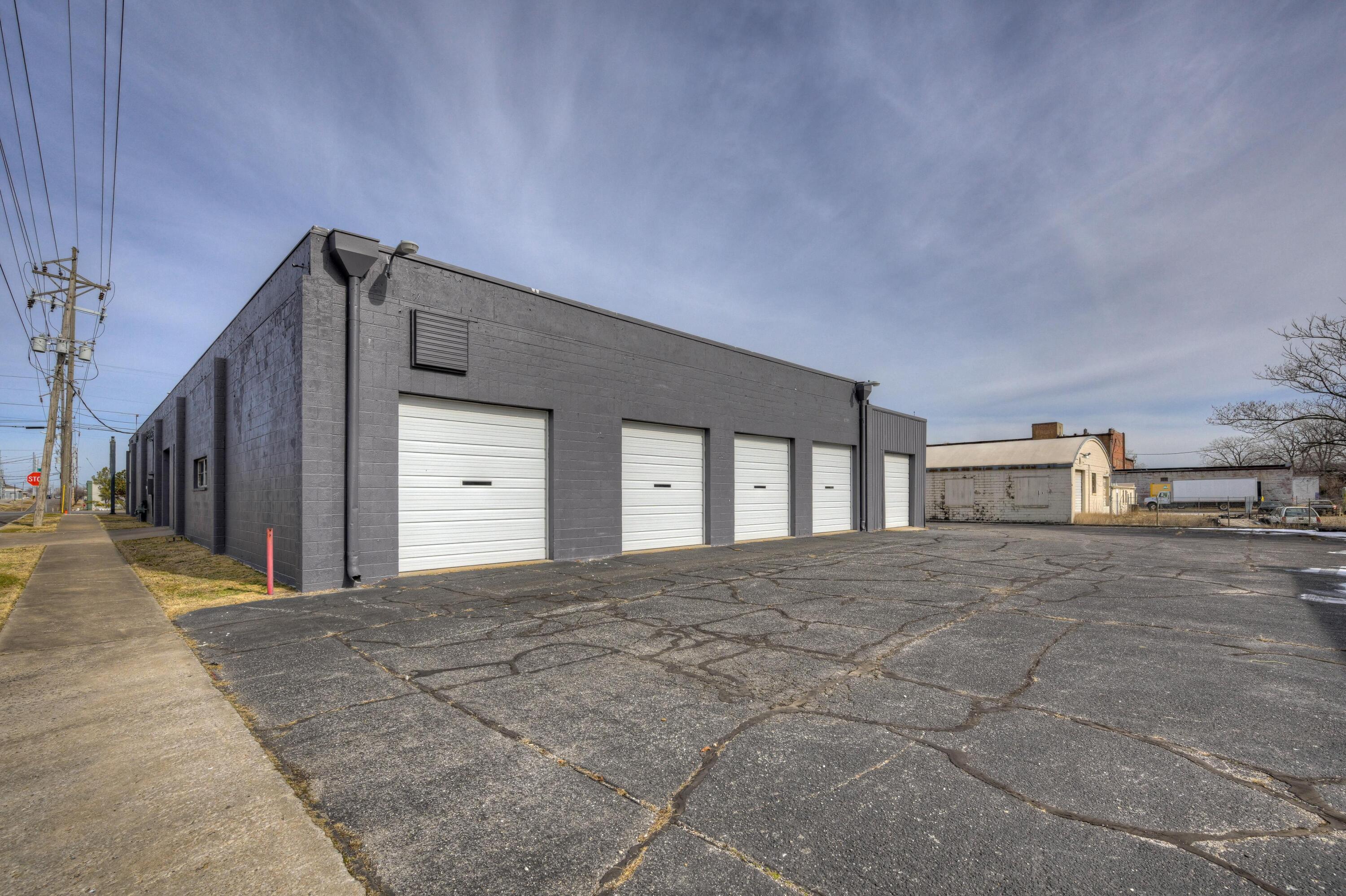 Photo 6 - Commercial Sale for sale – 402 E 7th Street  Joplin, MO