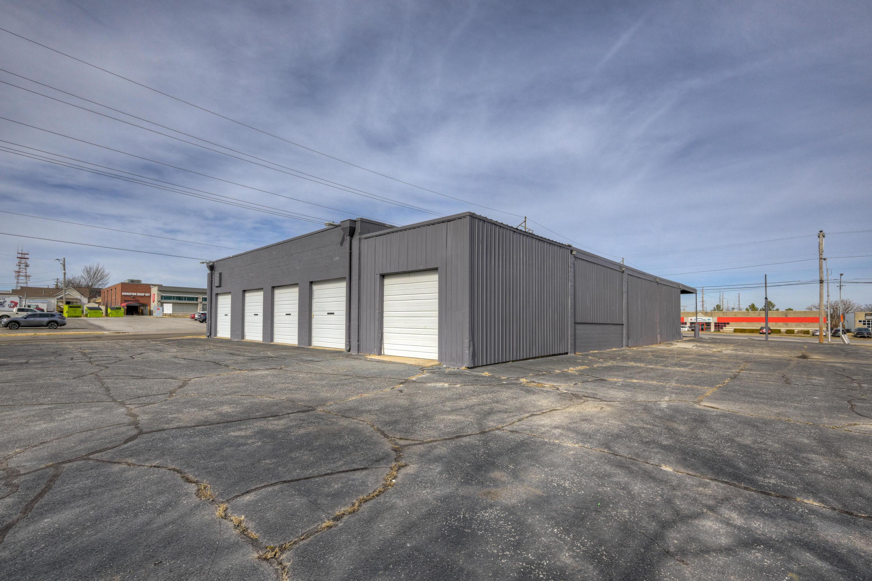 Photo 4 - Commercial Sale for sale – 402 E 7th Street  Joplin, MO