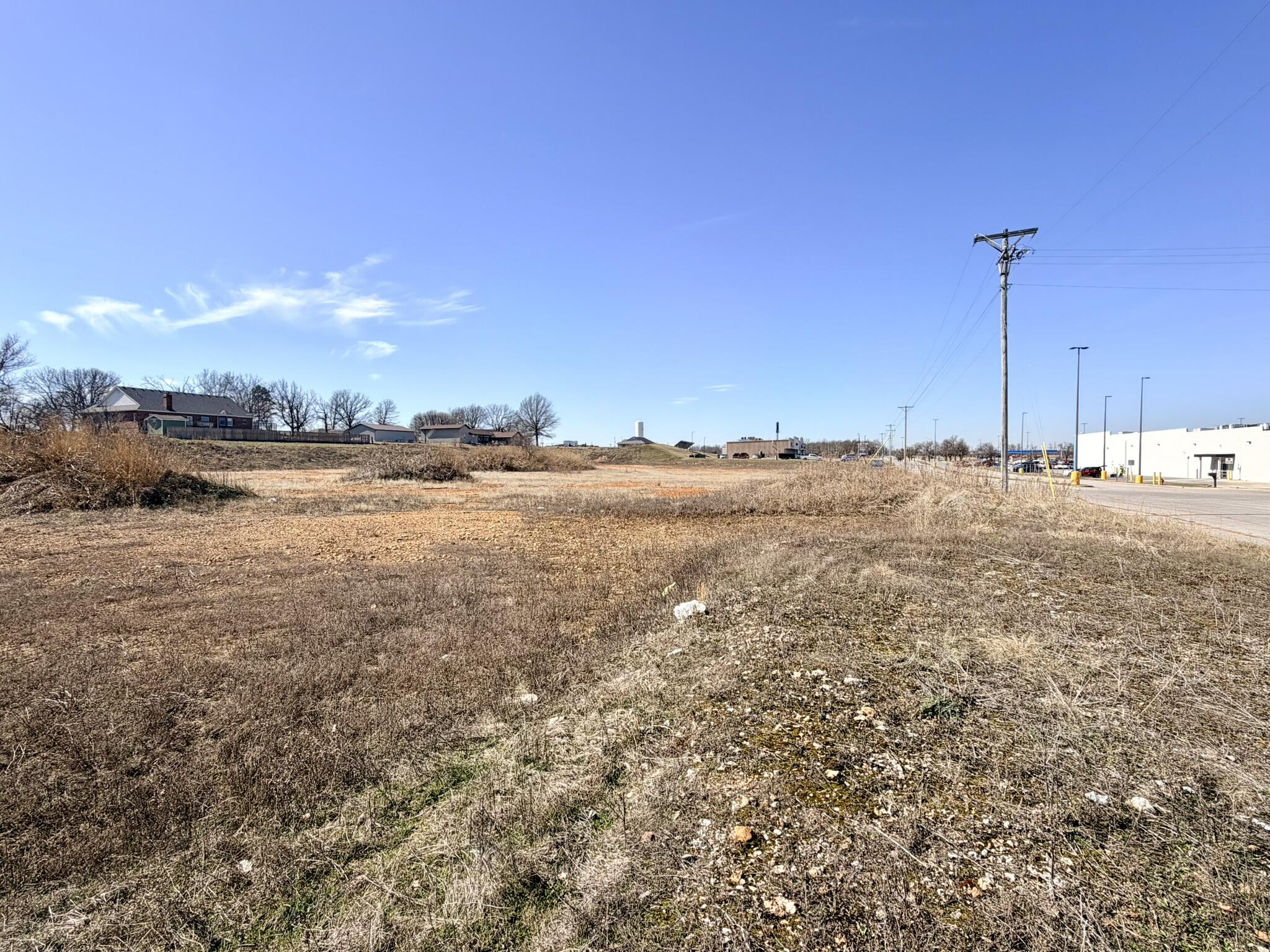 Photo 3 - Commercial Sale for sale – 000 E Dyer   Aurora, MO