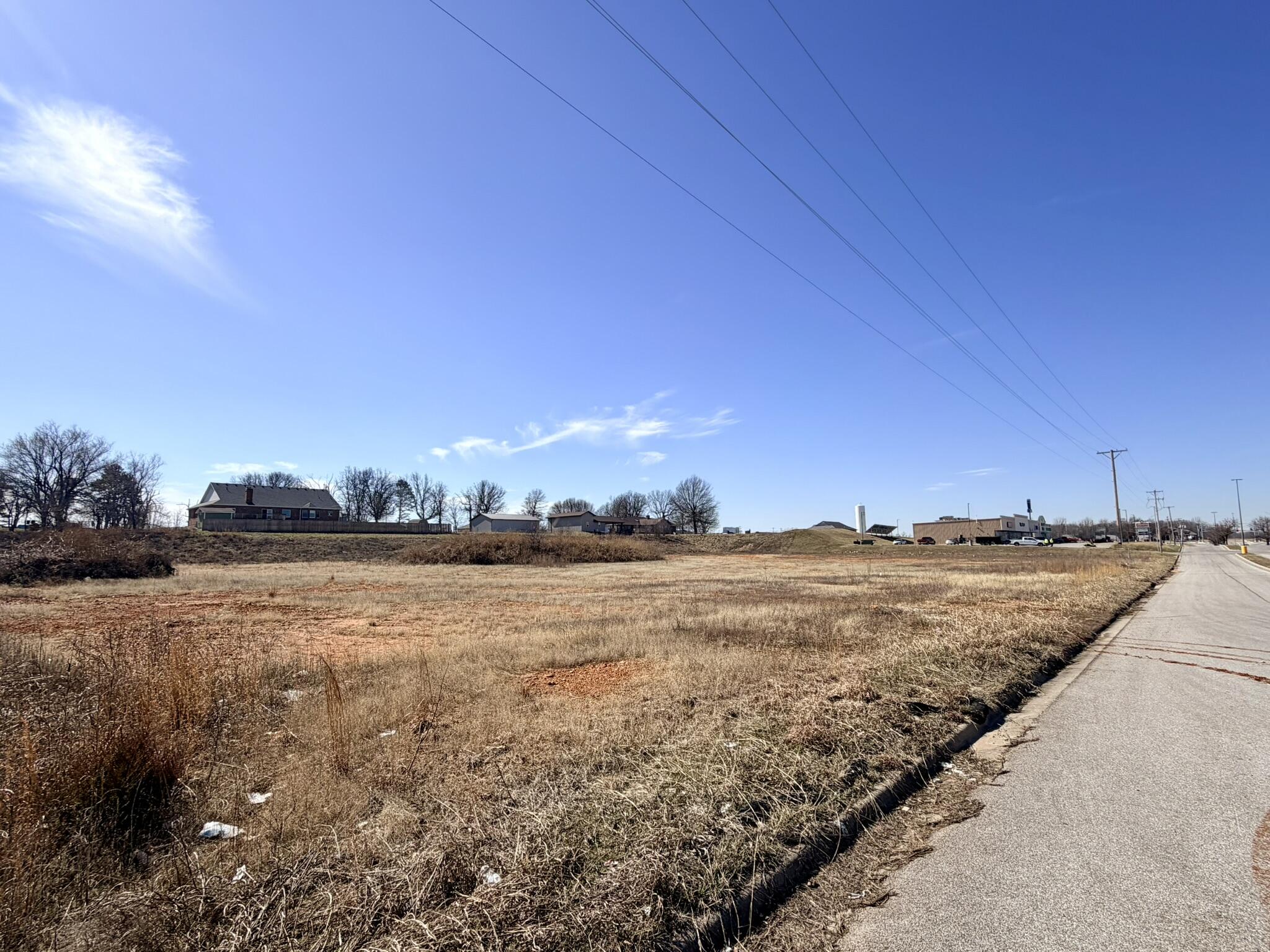 Photo 8 - Commercial Sale for sale – 000 E Dyer   Aurora, MO