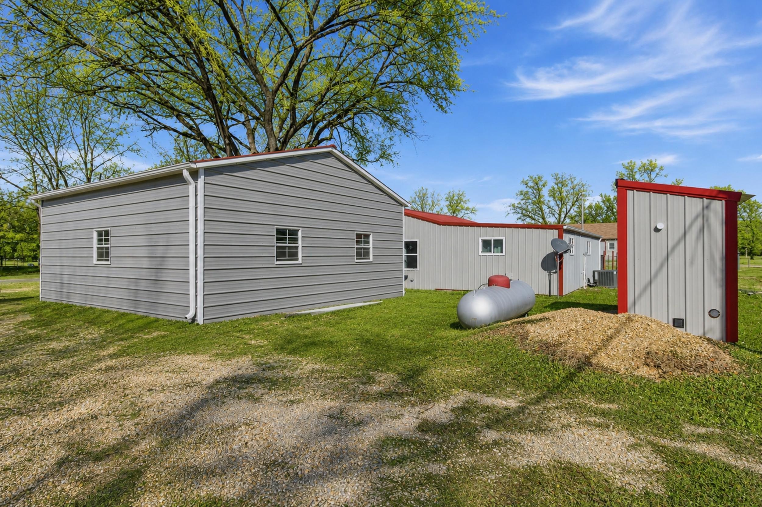 Photo 3 - Residential for sale – 1382  Mo-99   Birch Tree, MO