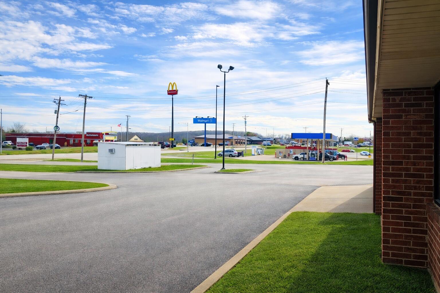 Photo 12 - Commercial Sale for sale – 1415  Sam Houston Boulevard  Houston, MO
