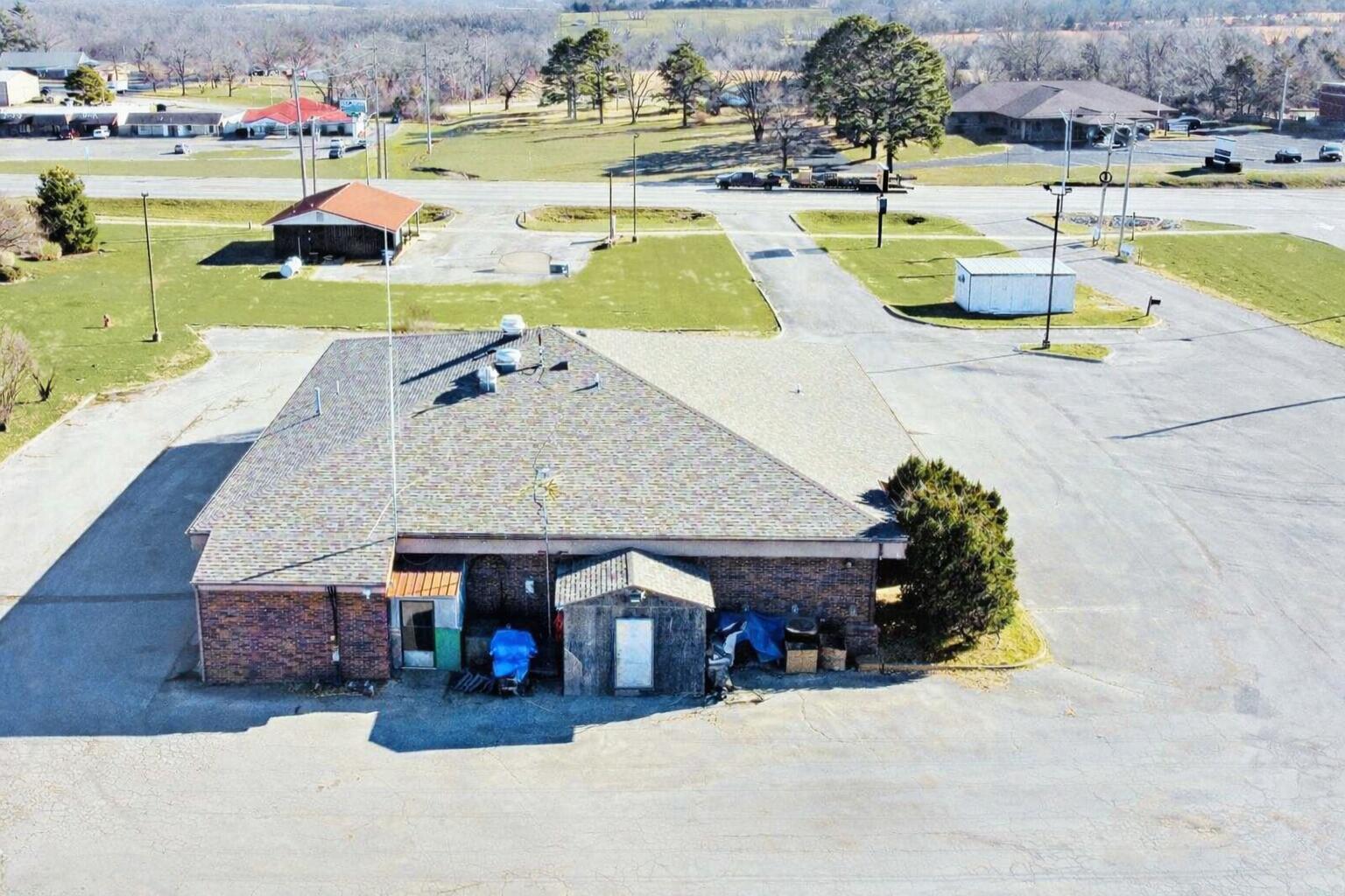 Photo 11 - Commercial Sale for sale – 1415  Sam Houston Boulevard  Houston, MO