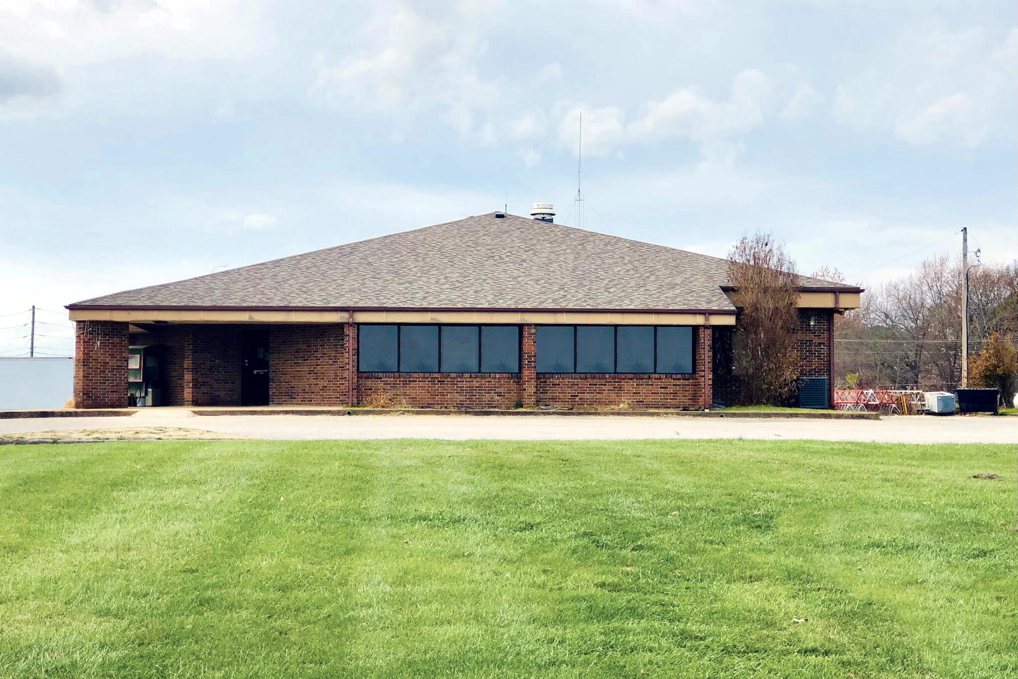 Photo 4 - Commercial Sale for sale – 1415  Sam Houston Boulevard  Houston, MO