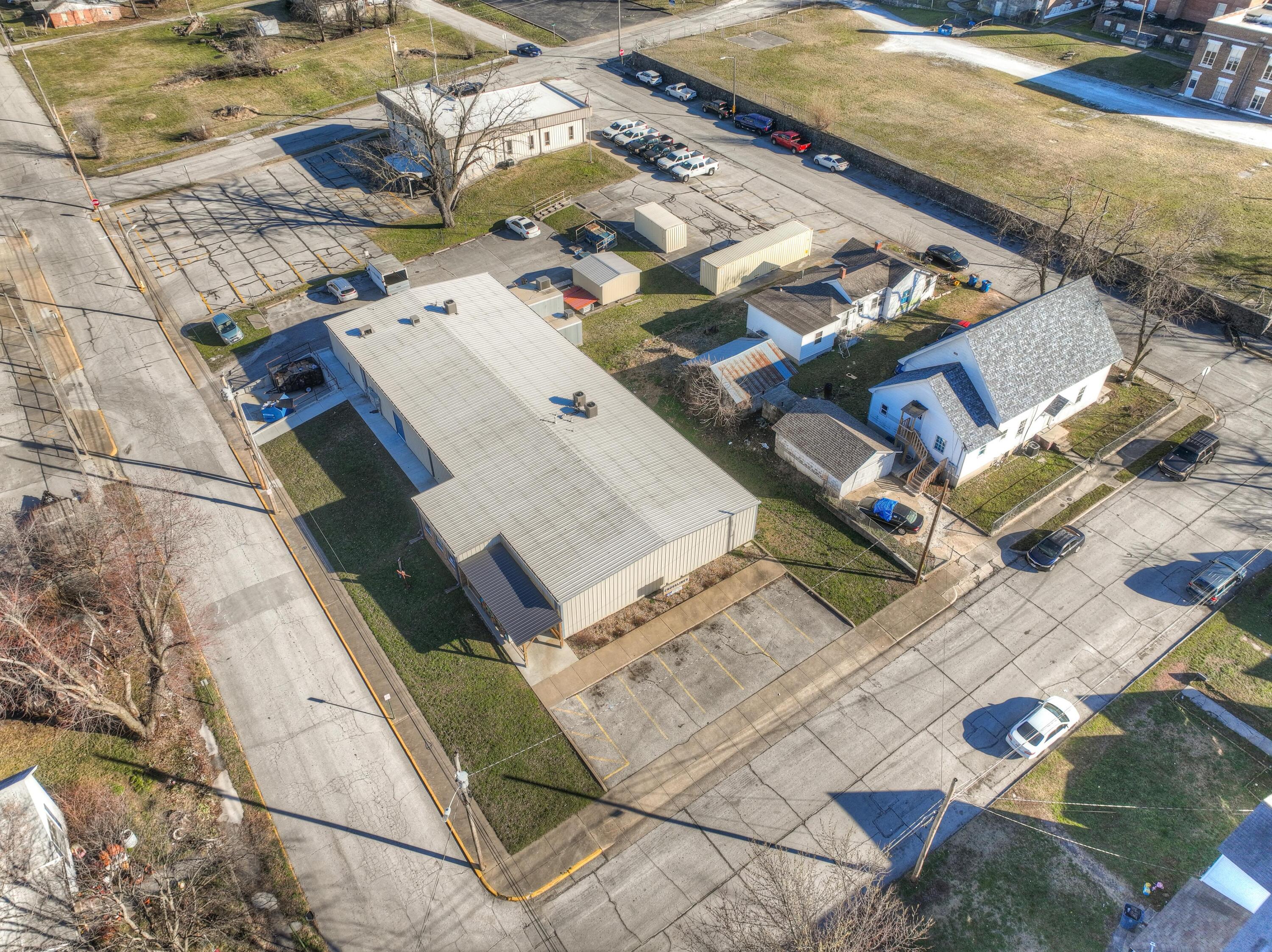 Photo 7 - Commercial Sale for sale – 600 E 6th Street  Carthage, MO