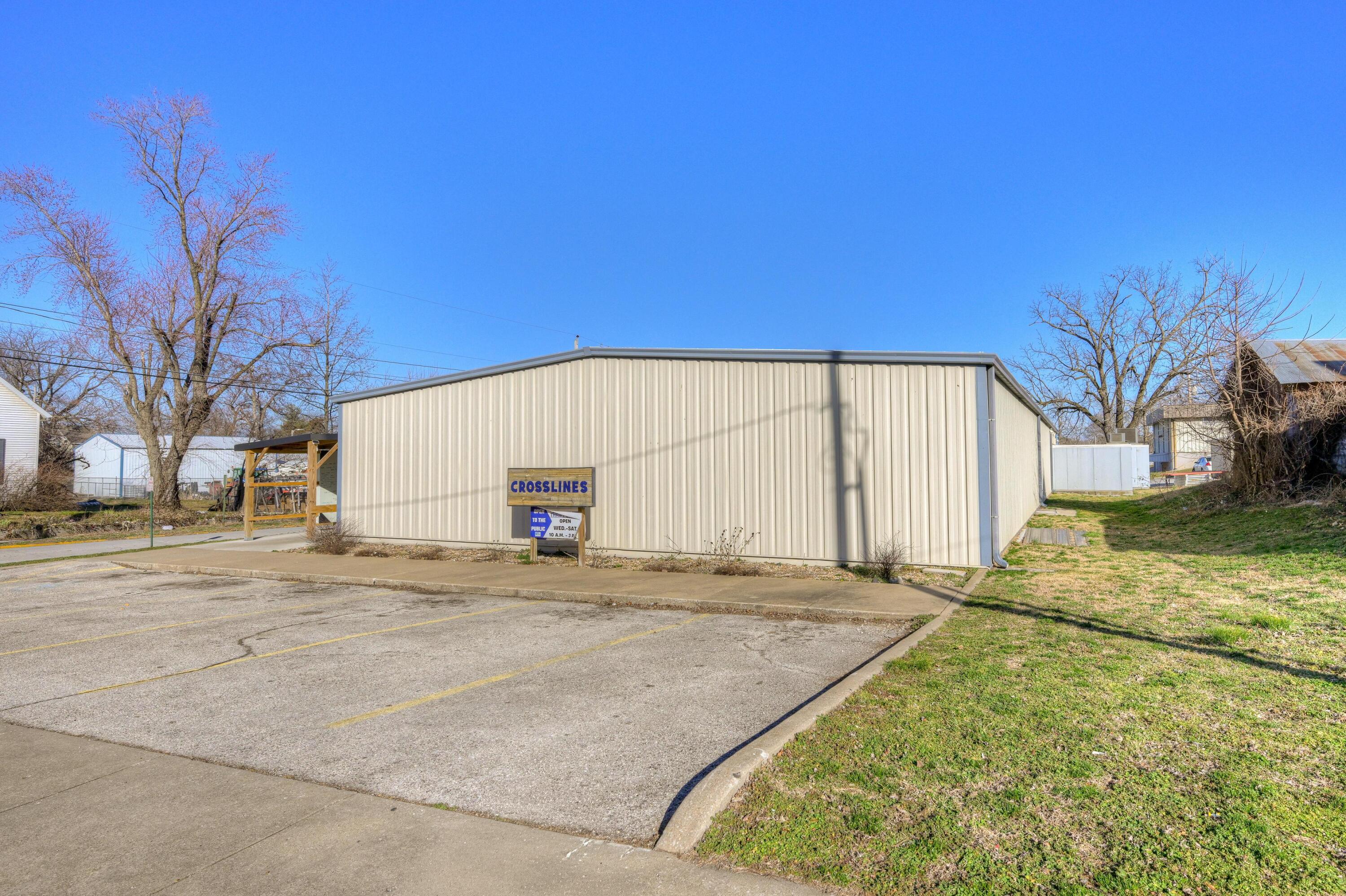 Photo 3 - Commercial Sale for sale – 600 E 6th Street  Carthage, MO
