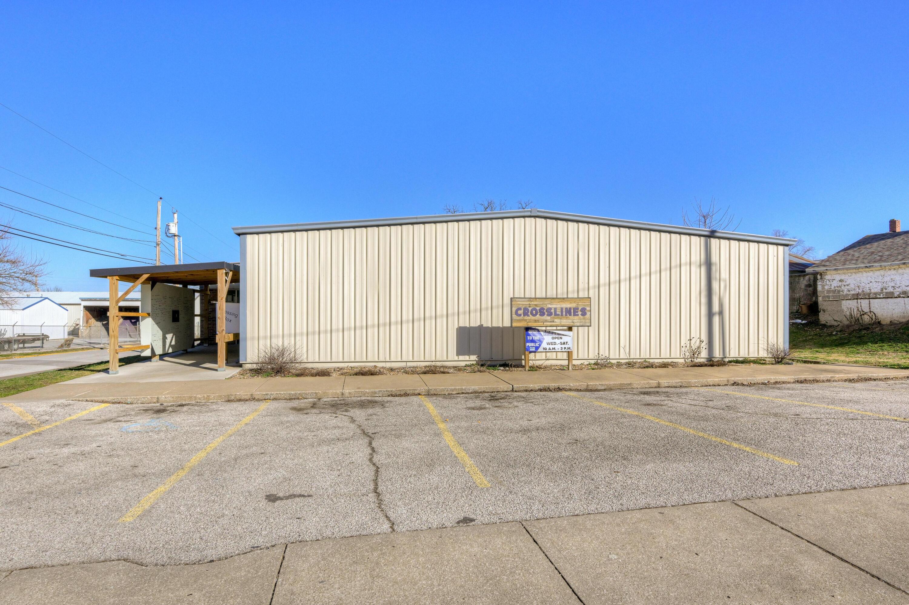 Photo 2 - Commercial Sale for sale – 600 E 6th Street  Carthage, MO