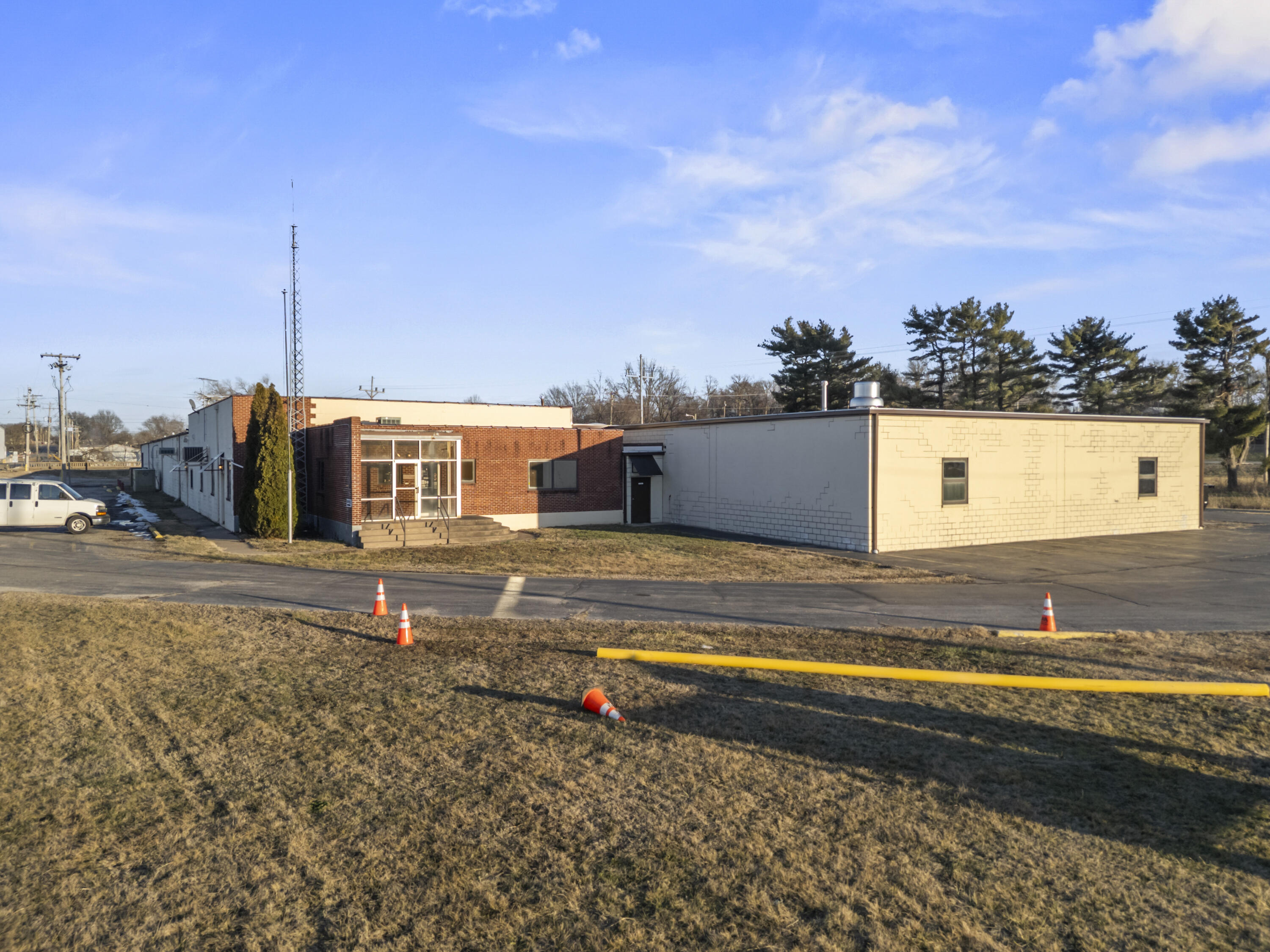 Photo 2 - Commercial Sale for sale – 115 W Dairy Street  Monett, MO