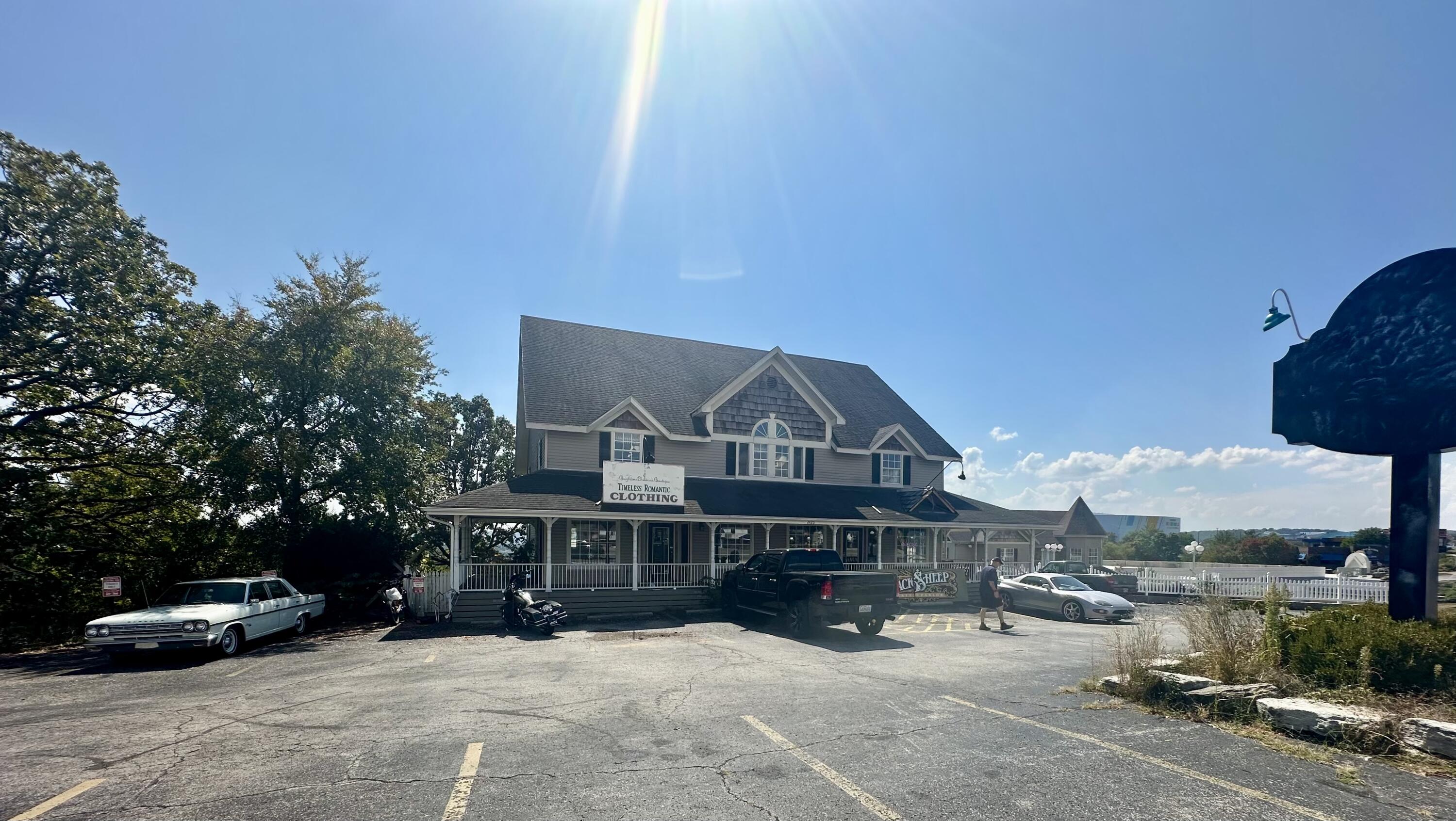 Commercial Sale for sale – 2420 W 76 Country Boulevard Branson, MO