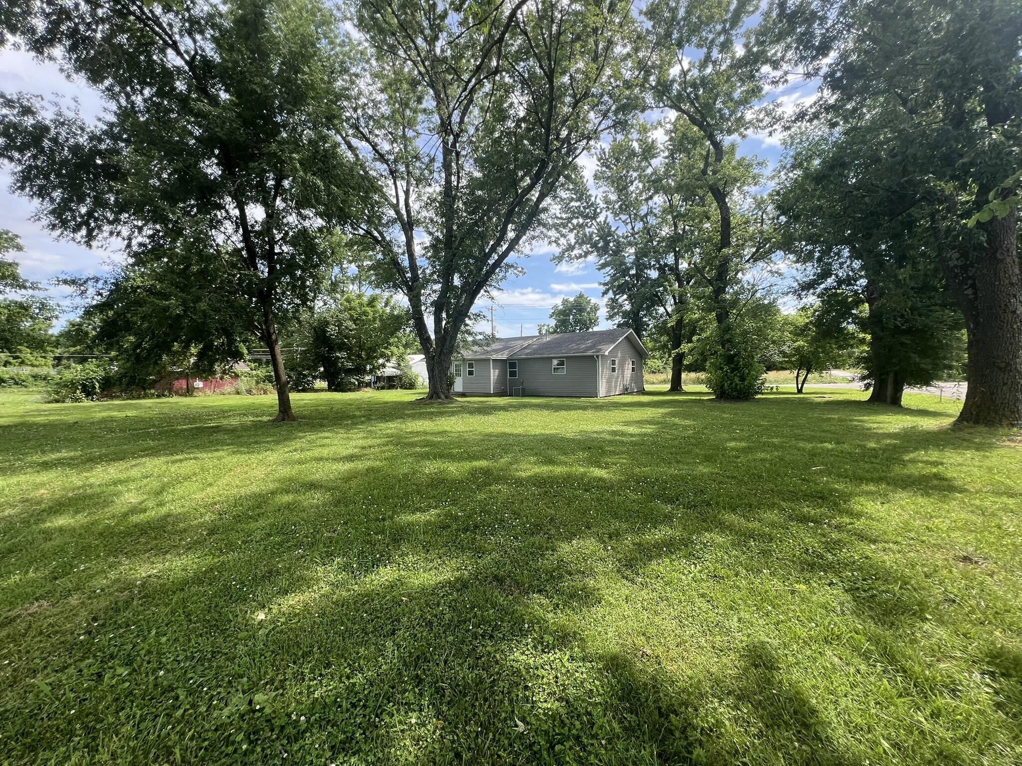 Photo 6 - Residential for sale – 103 E Valley   Willow Springs, MO
