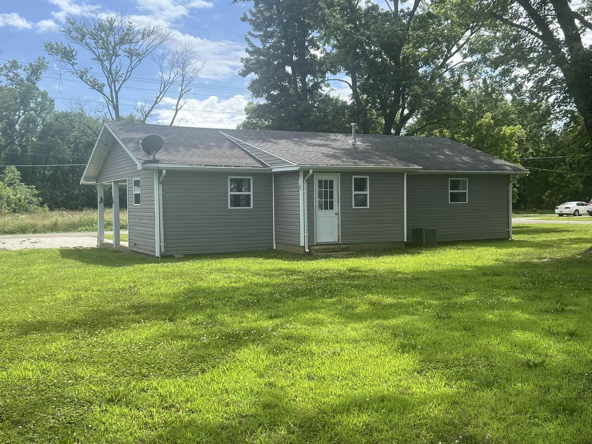 Photo 4 - Residential for sale – 103 E Valley   Willow Springs, MO