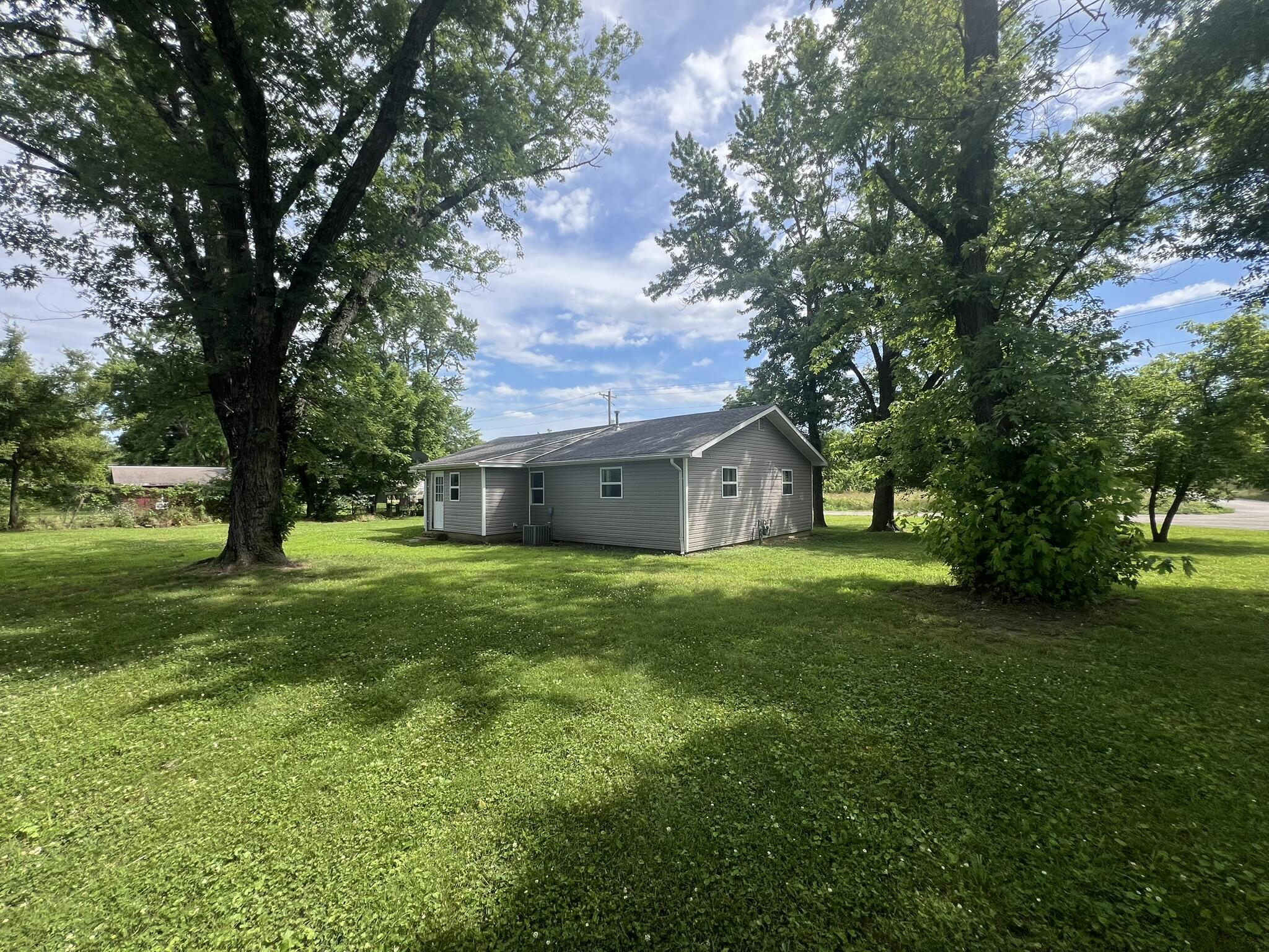 Photo 7 - Residential for sale – 103 E Valley   Willow Springs, MO