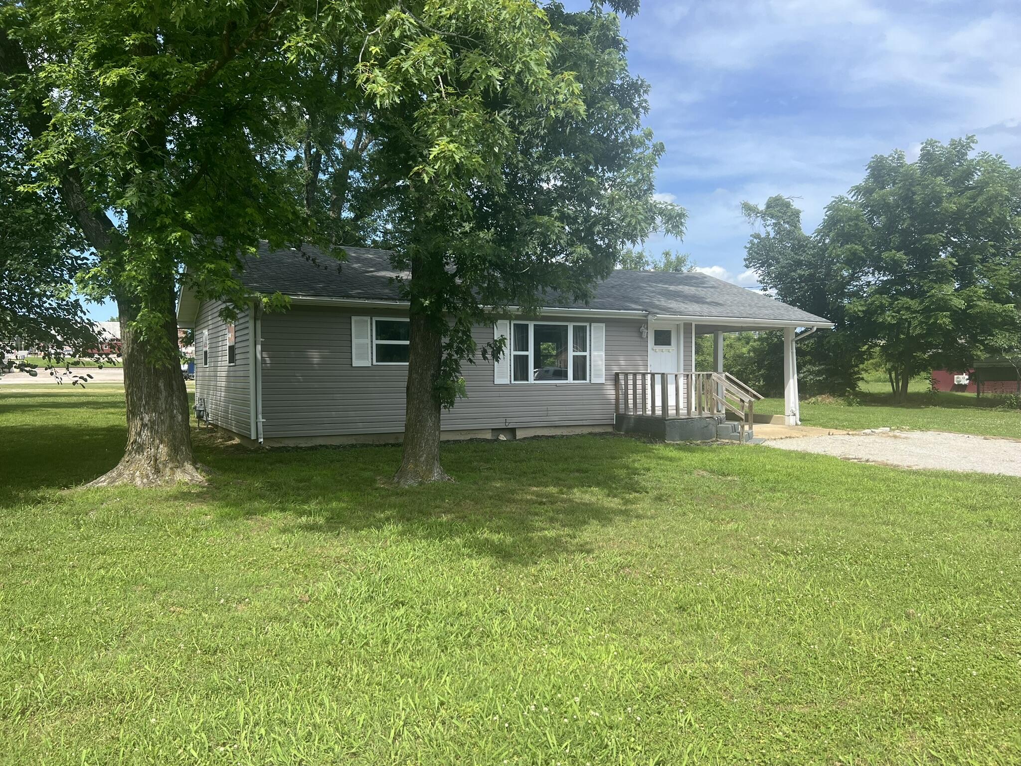 Photo 10 - Residential for sale – 103 E Valley   Willow Springs, MO