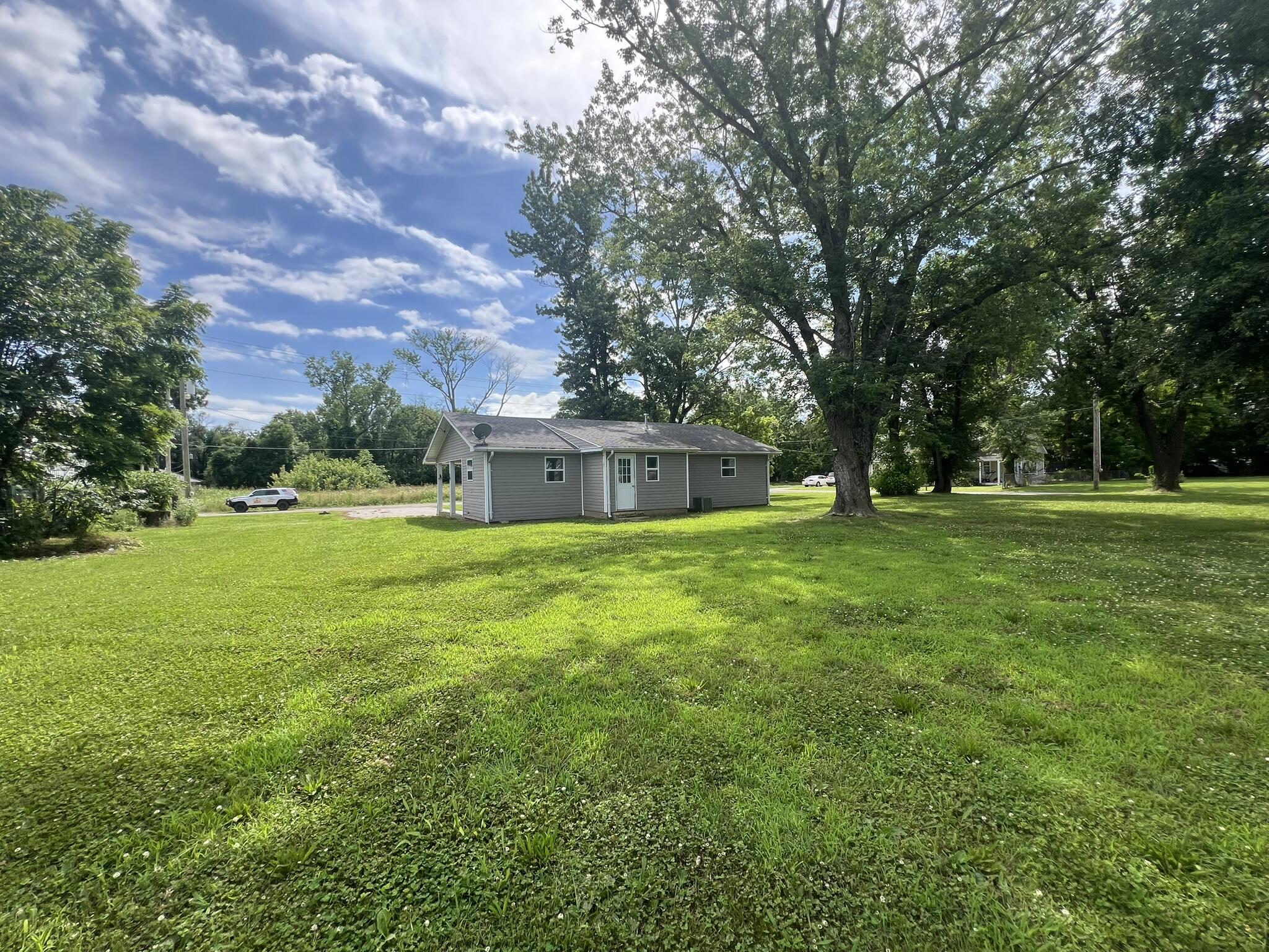 Photo 3 - Residential for sale – 103 E Valley   Willow Springs, MO