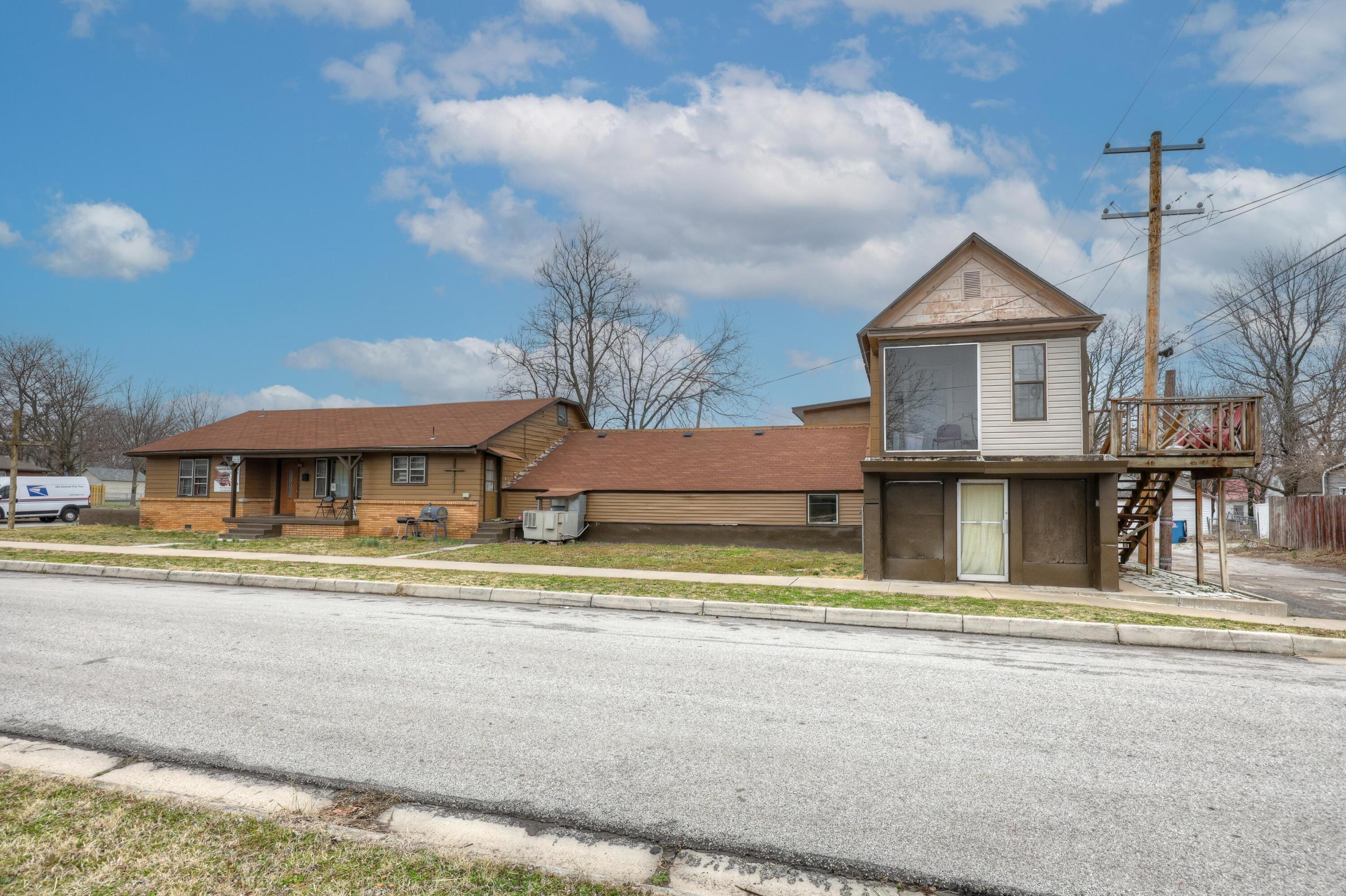 Residential Income for sale – 615/617 W 21st Street  Joplin, MO